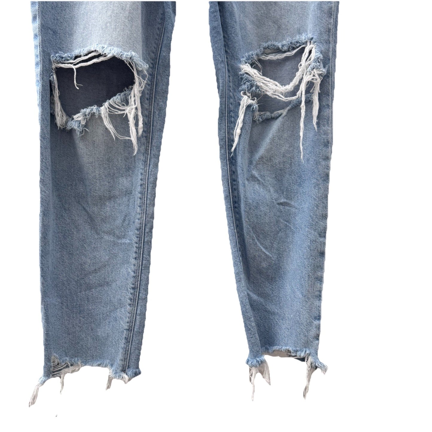 AE Curvy Mom Jeans Women’s 4R Light Wash Distressed Ripped Knee Frayed Hem