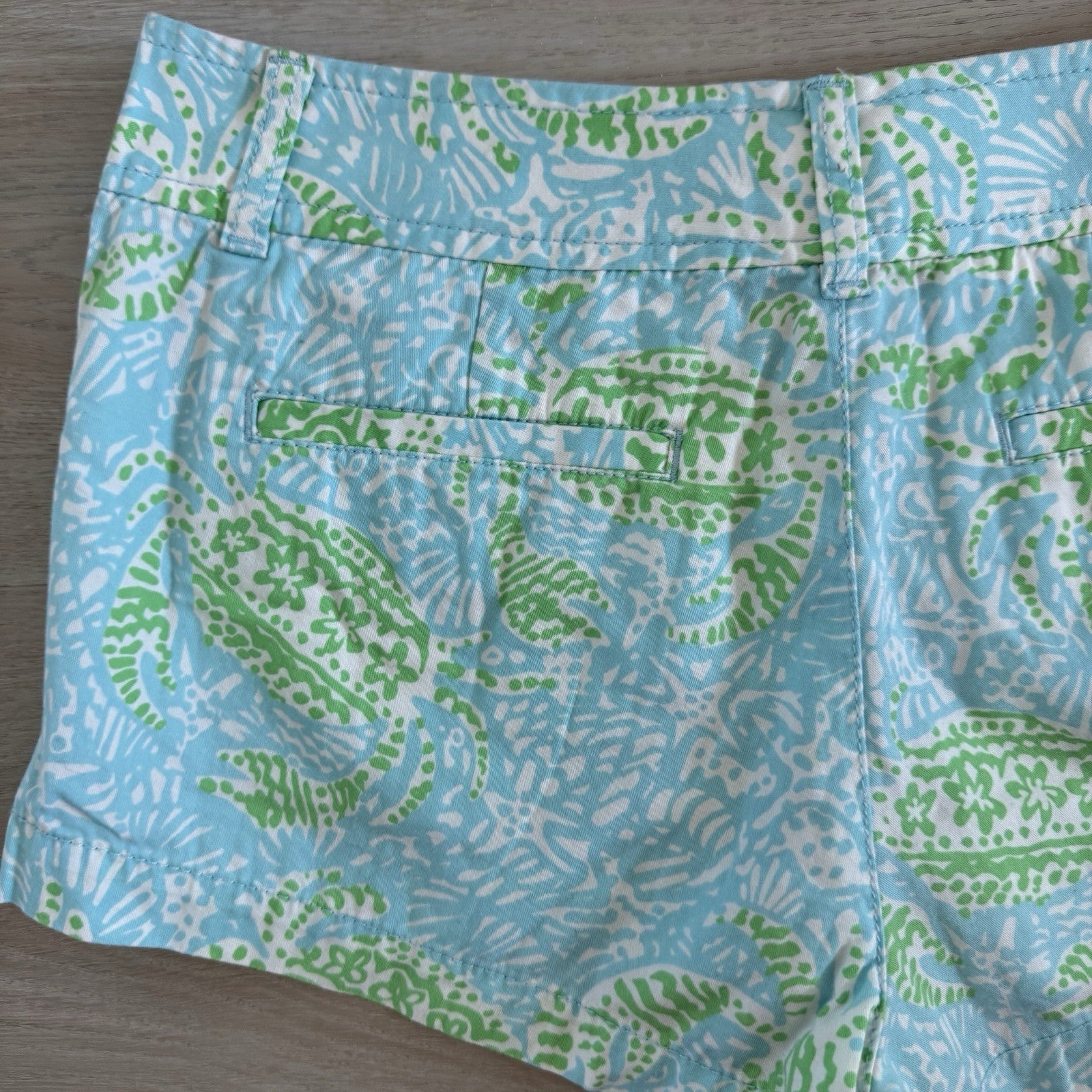 Lilly Pulitzer Walsh Shorts Size 4 Blue Green Print Preppy Women’s