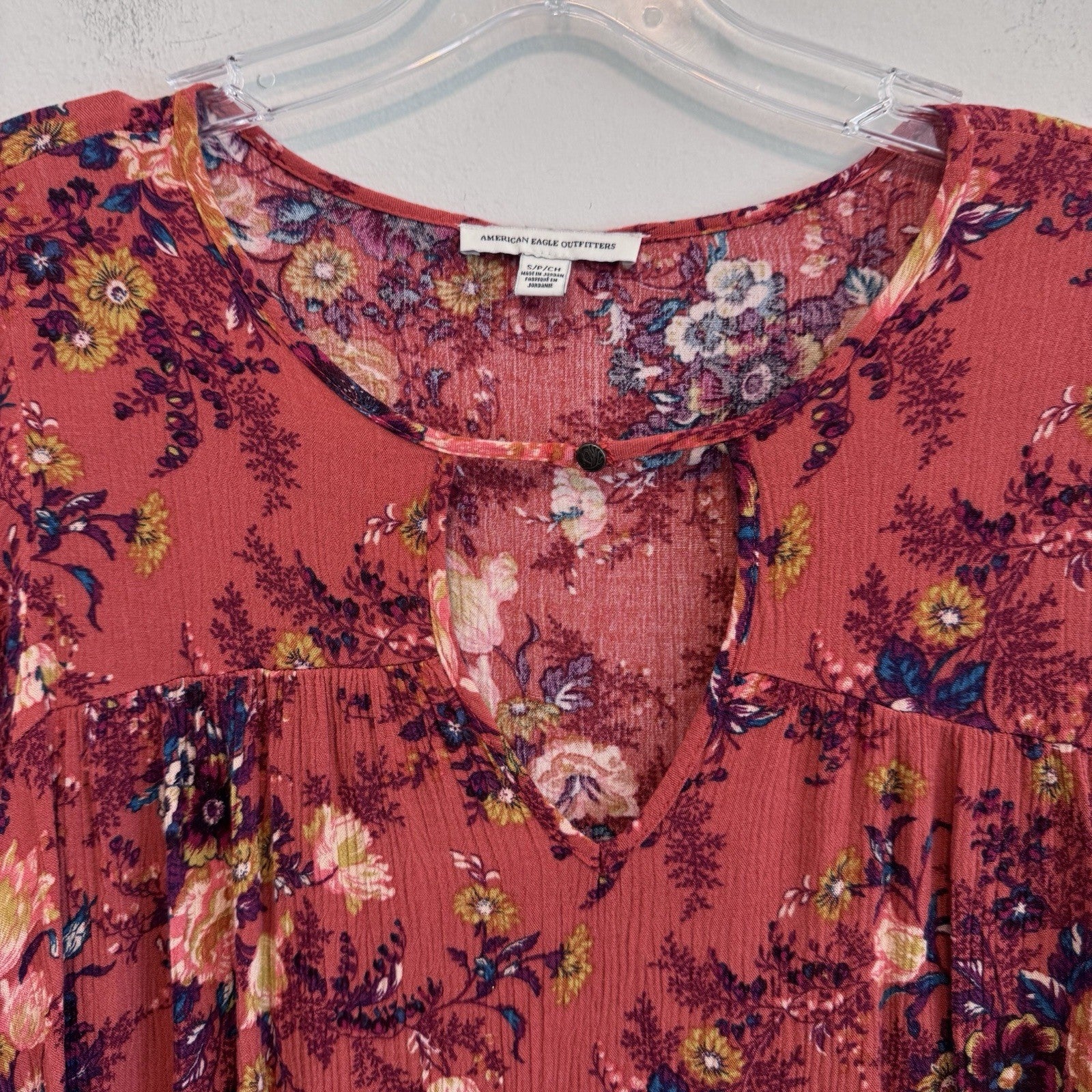 American Eagle Floral Boho Peasant Top Small Coral Pink Keyhole Long Sleeve