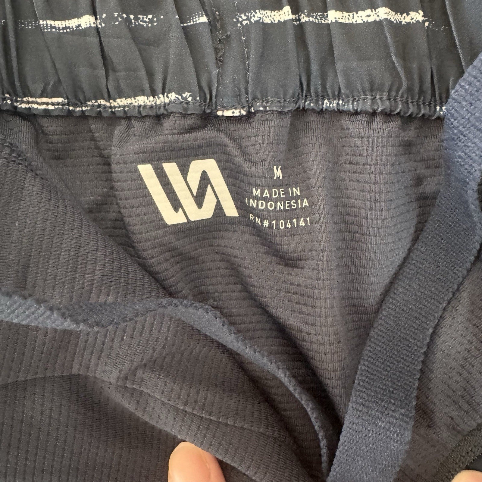 VRST Men’s 5” Resort Short Navy Sand Washed Stripe Medium NWT Quick Dry UPF 50+