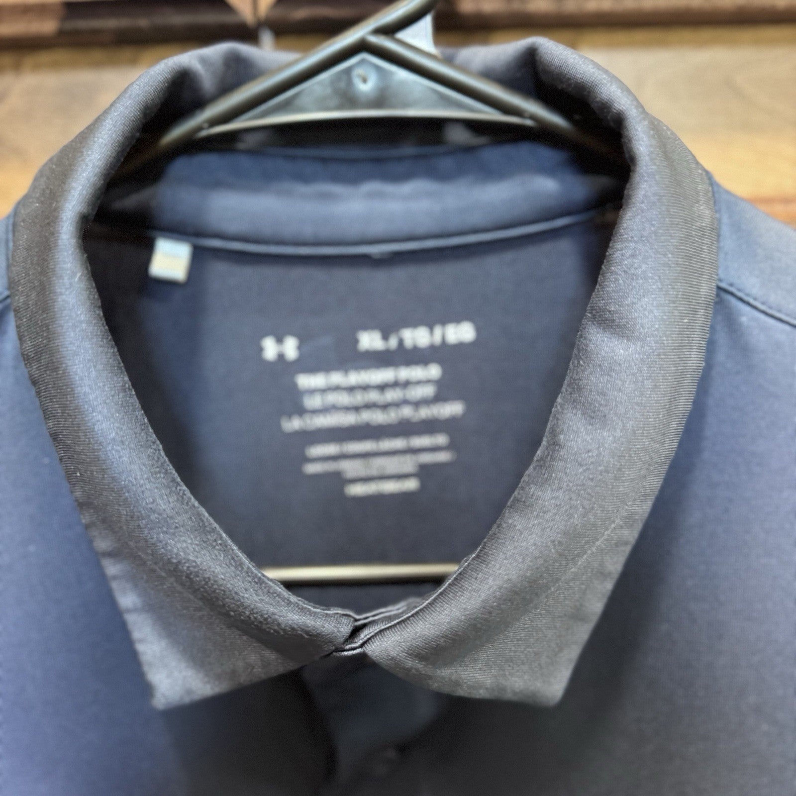 Under Armour Men’s Polo Shirt XL Navy Gray Red Stripe Style 1362495