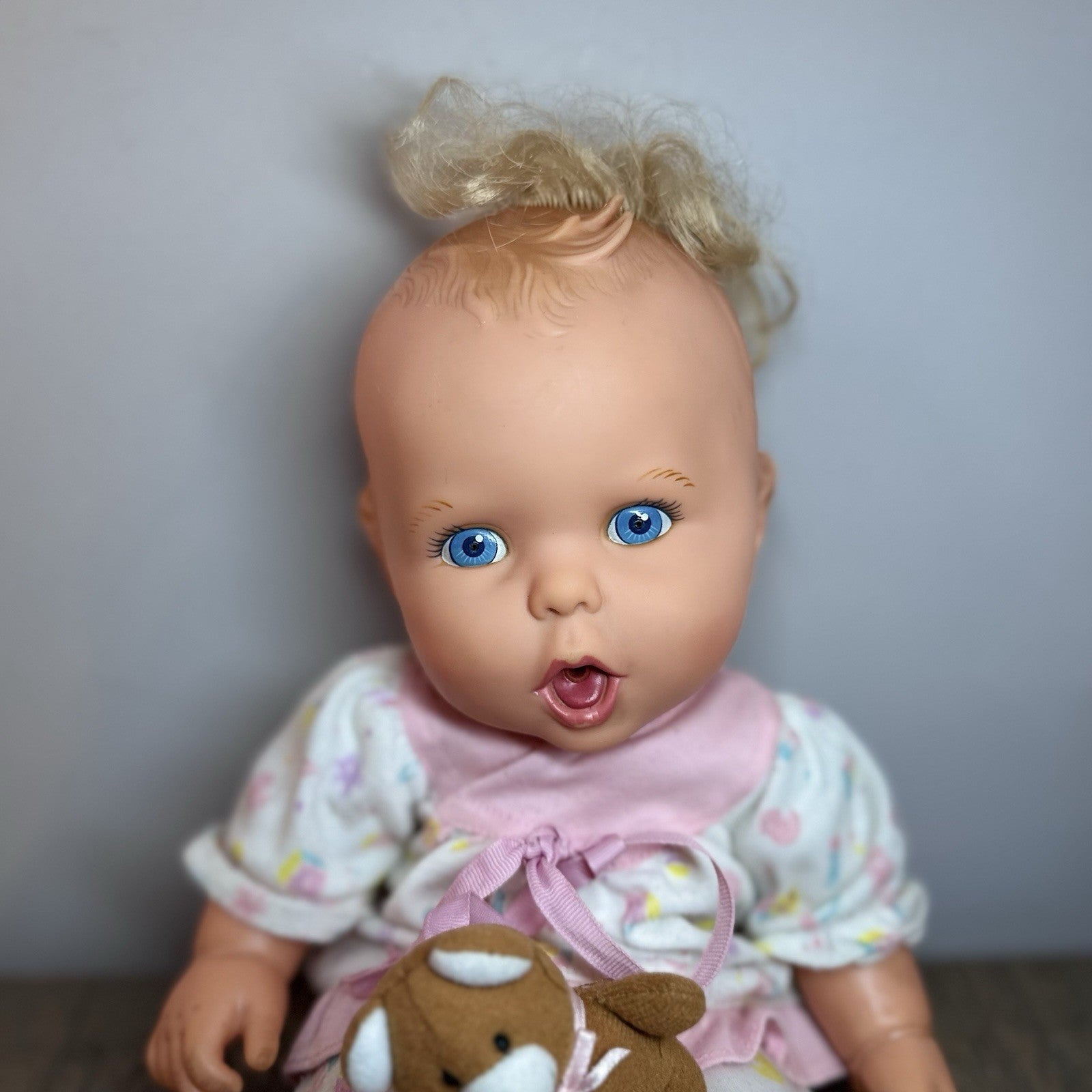 Vintage 1994 Gerber Toy Biz Baby Doll 15” Blonde Blue Eyes Teddy Bear Outfit VTG