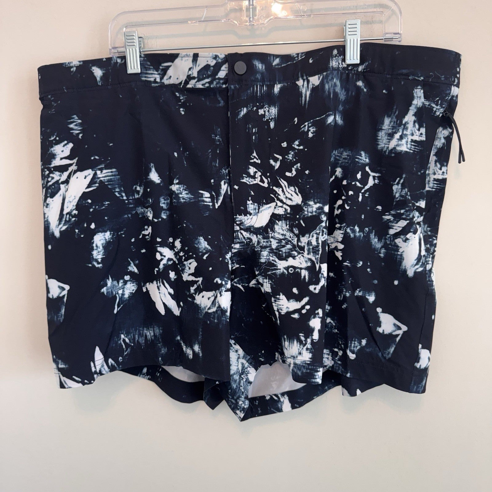 VRST Men's 5" Resort Short XXL Indigo Craft Abstract Print Slim Fit Liner NWT