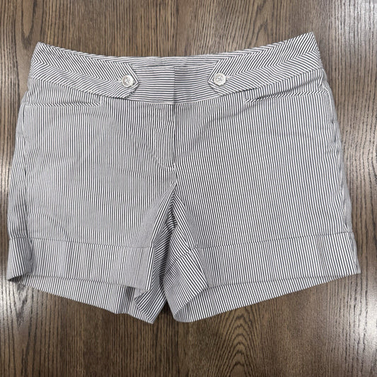 White House Black Market Women’s Pinstripe Shorts Size 6 Blue White Stretch