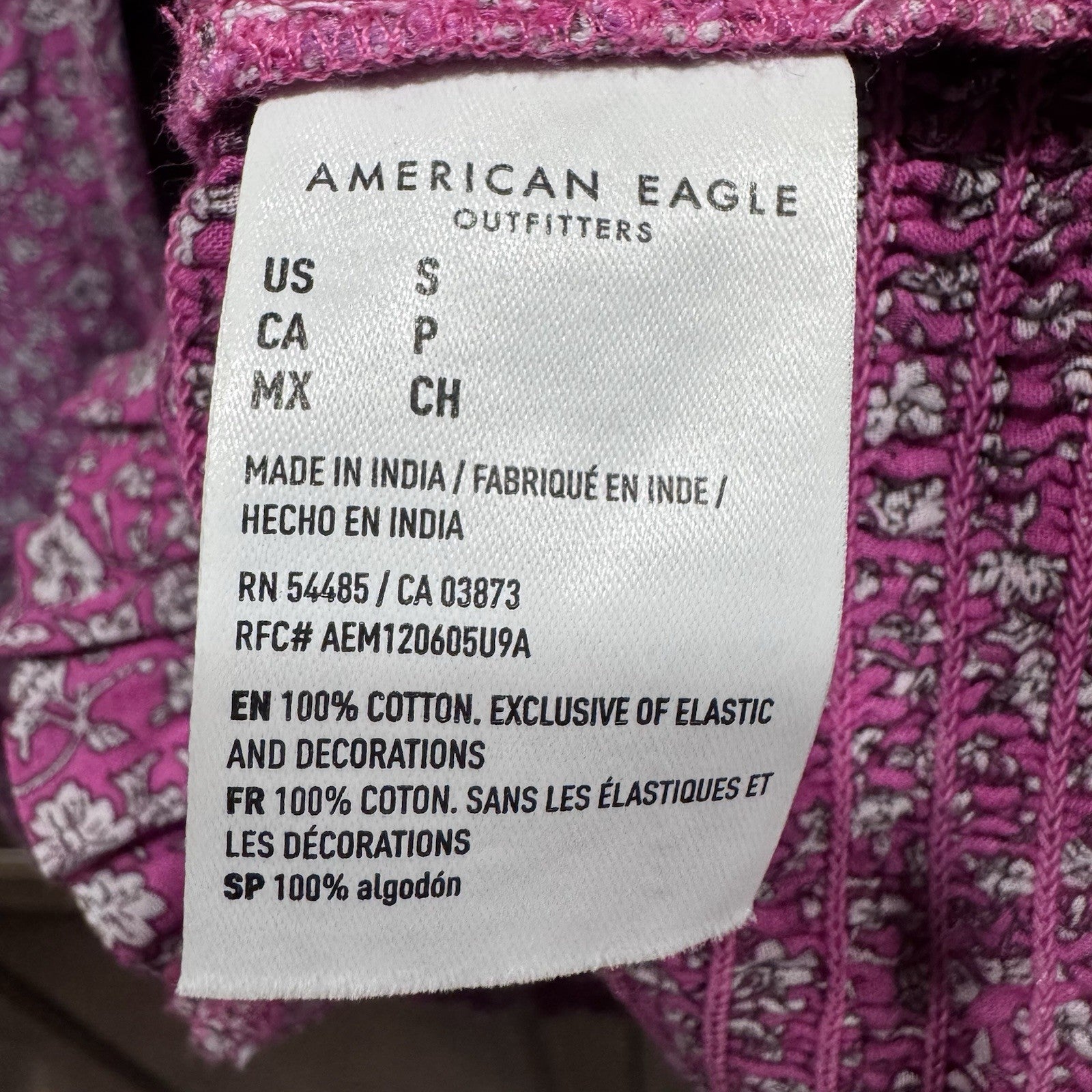American Eagle Pink Floral Smocked Long Sleeve Crop Top Women’s Size Small NWT