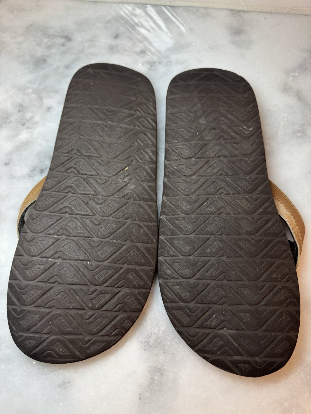 REEF Cushion Men’s 12 Brown Leather Flip Flops Comfort Sandals