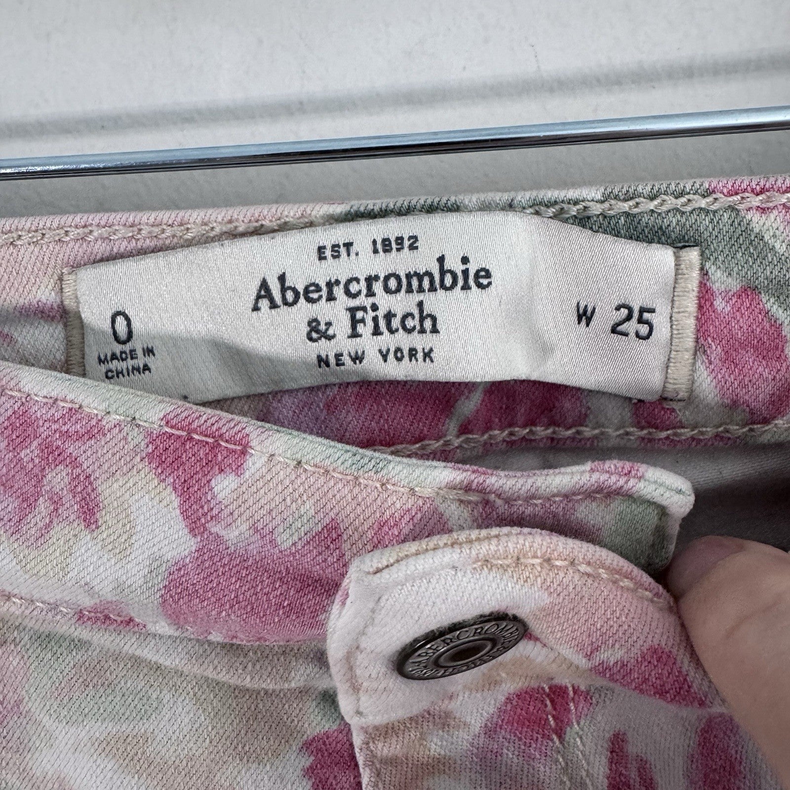 Abercrombie & Fitch Floral Skinny Jeans Womens Size 0 W25 Pink Stretch