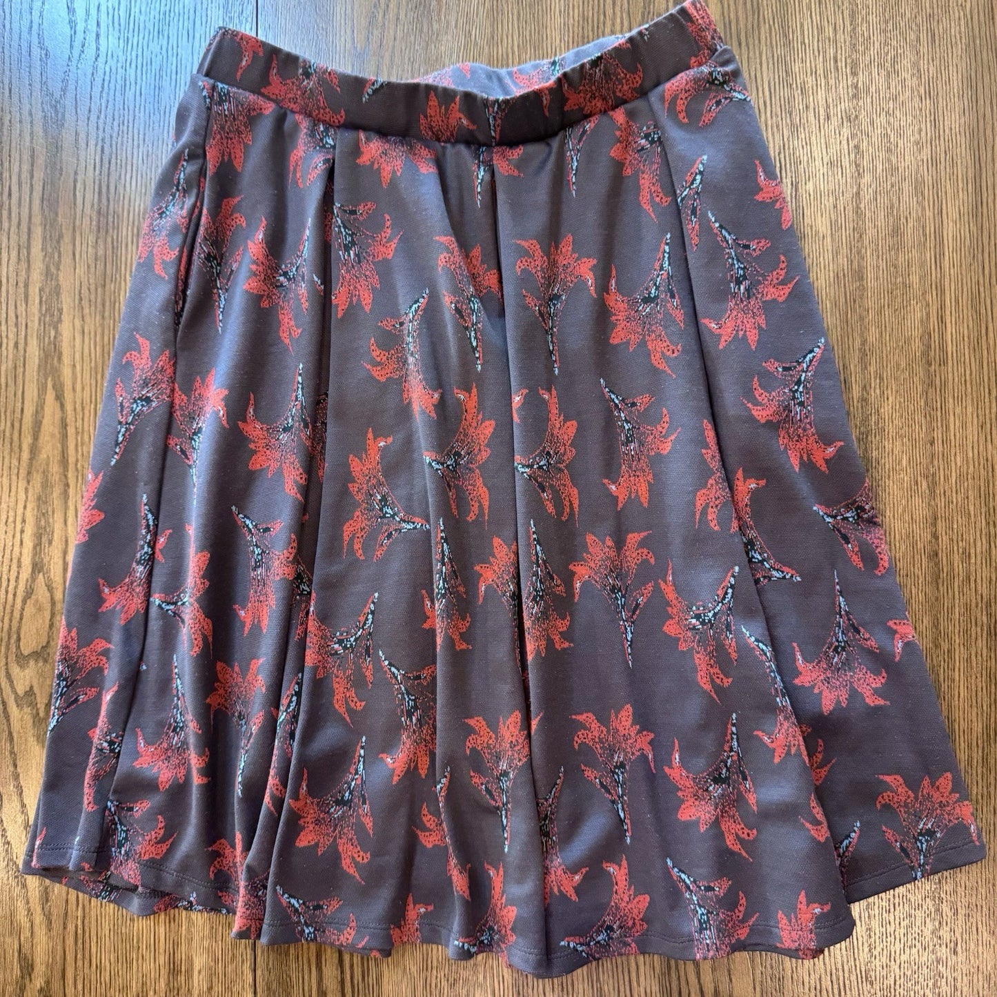 LuLaRoe Women’s Skirt Size M Red Floral Print A-Line Pull-On Stretch Waist 