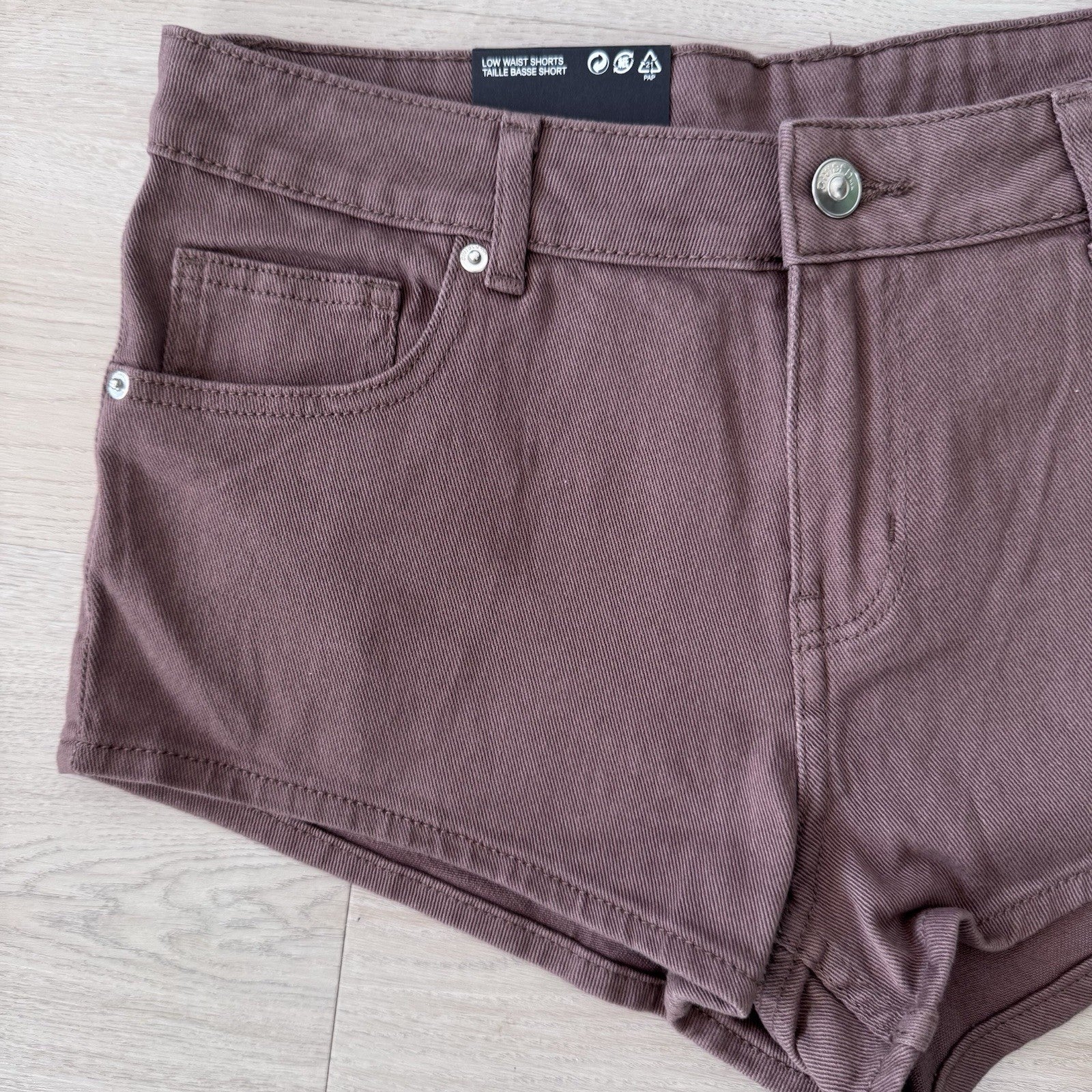 H&M Divided Low Rise Shorts US 8 Mauve Y2K NWT