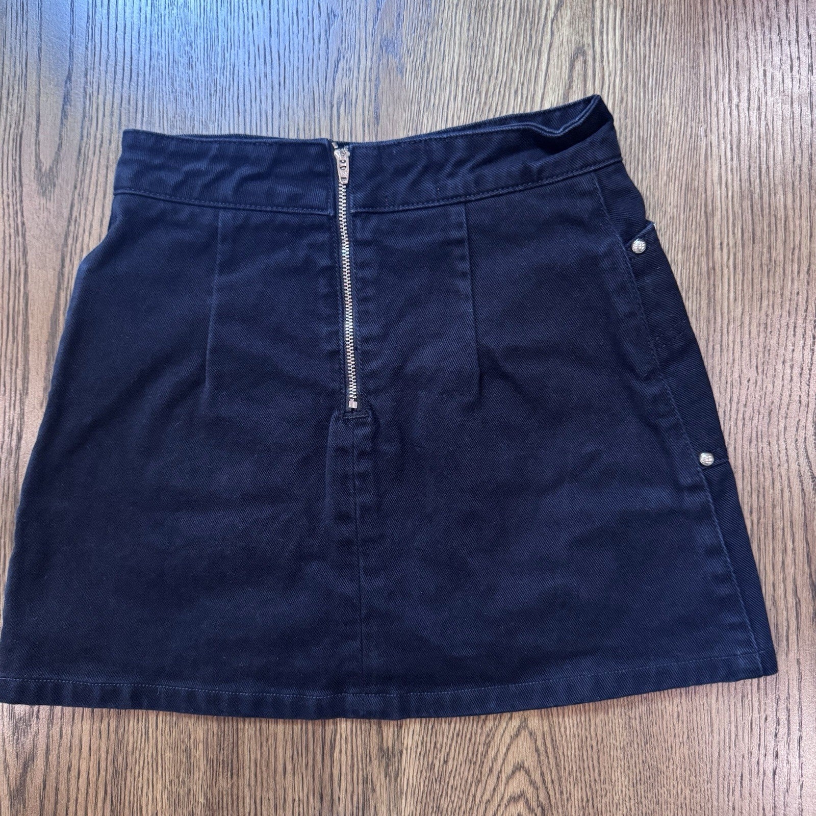BDG Urban Outfitters Black Denim Mini Skirt XS Studded Pockets Zip Back Turkey