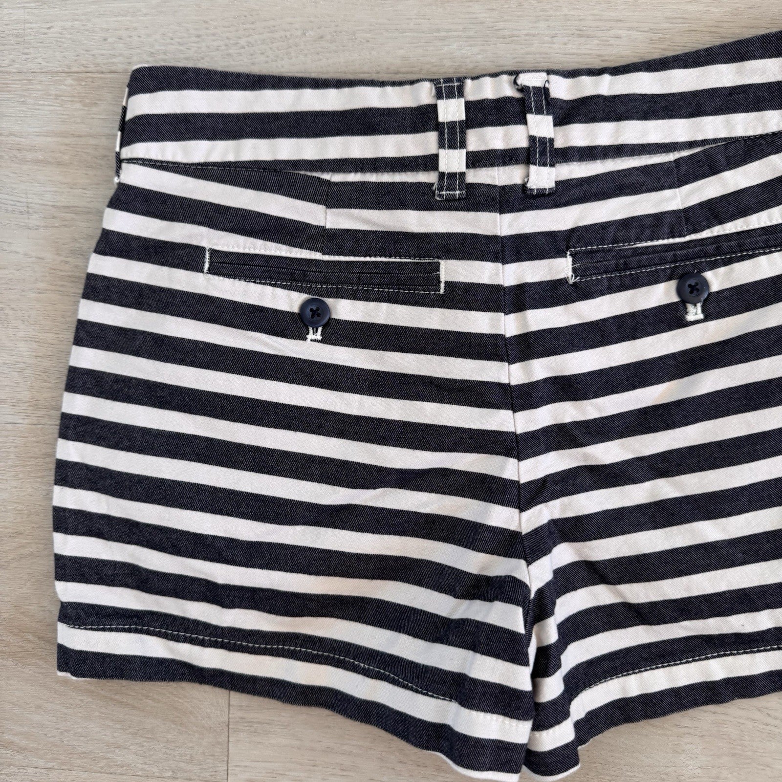 GAP Khakis 3” Stripe Shorts US 0 Black White Stretch Nautical Preppy Women’s