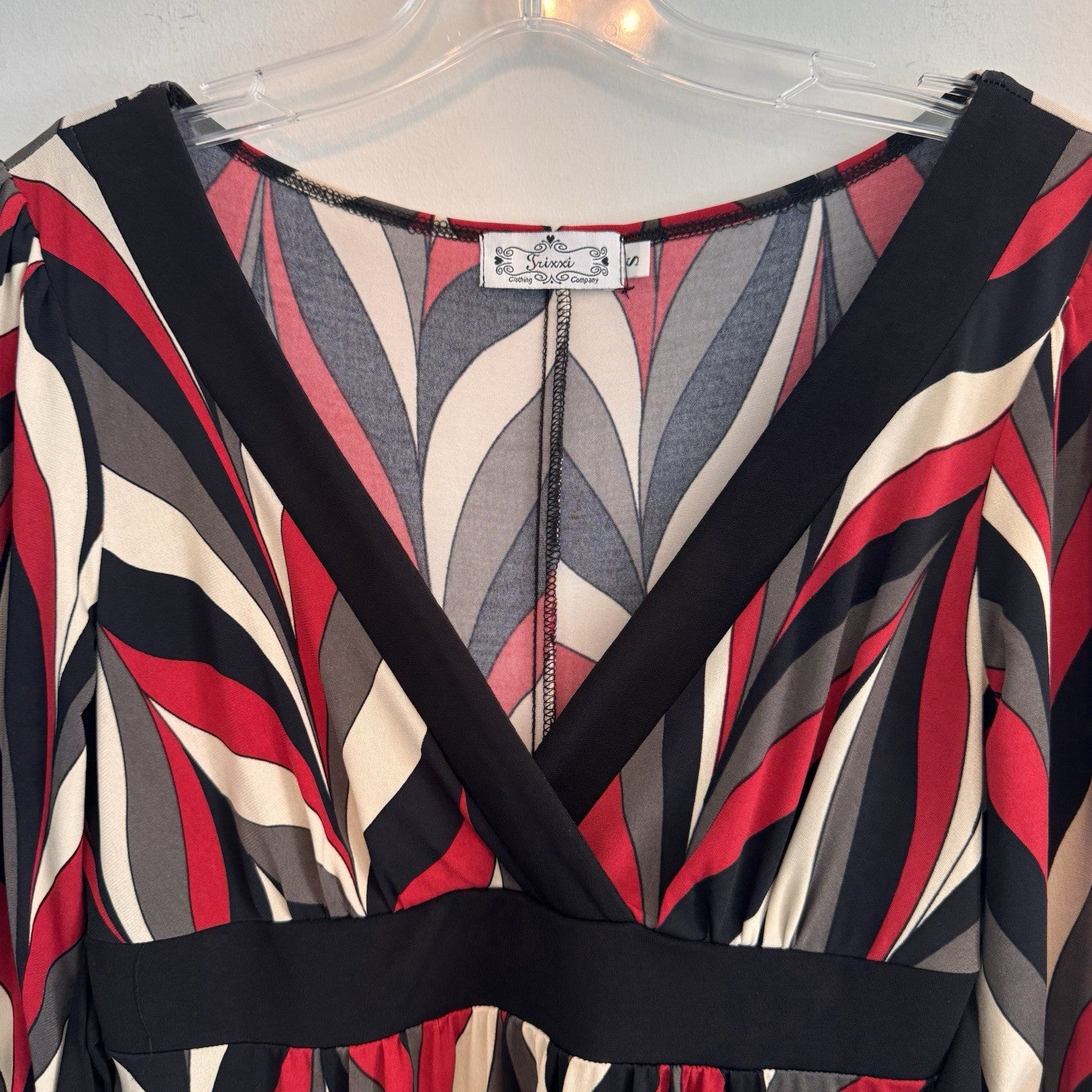 Trixxi Womens S Retro Abstract Geometric Print V-Neck Tie Back Dress Made in USA