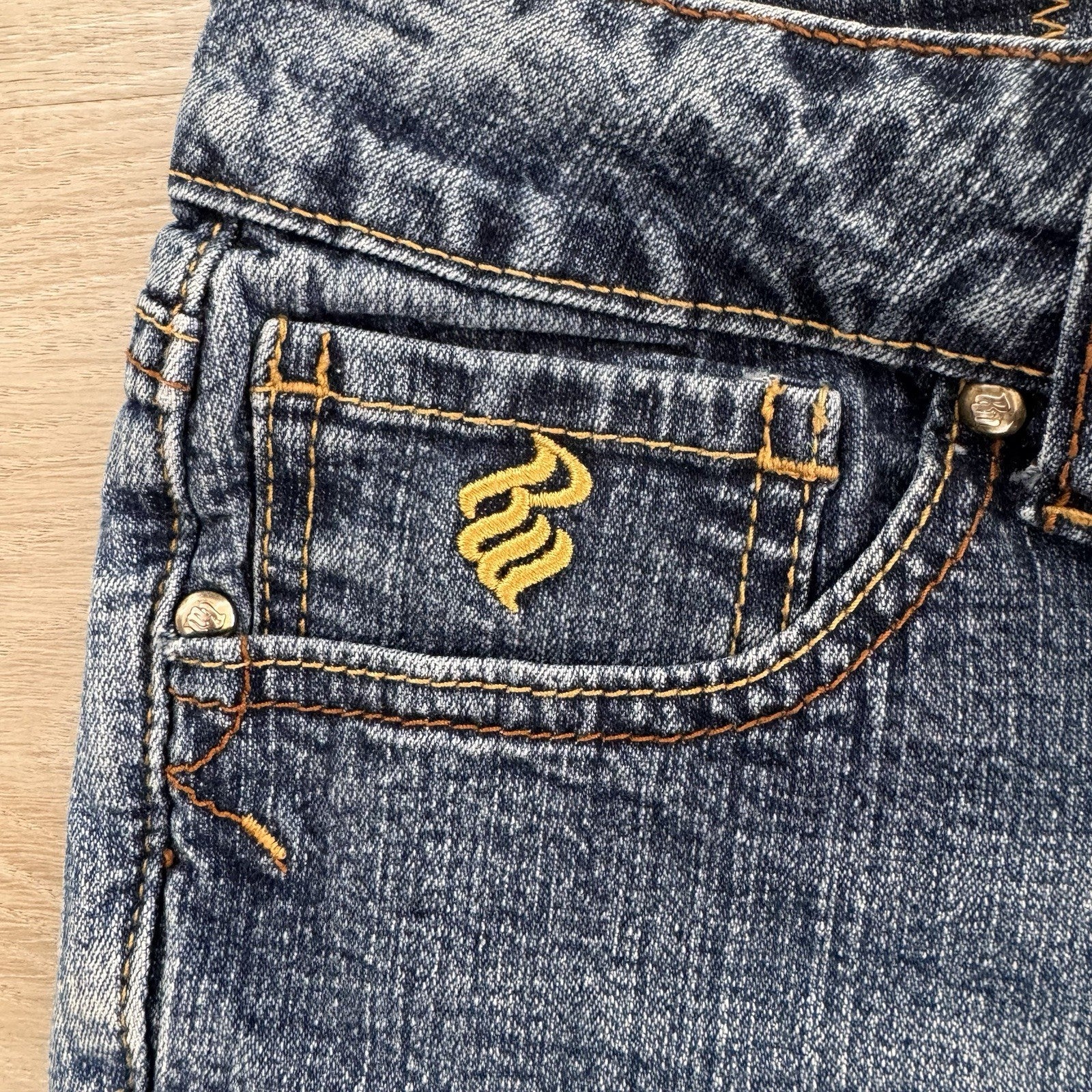 Rocawear Y2K Denim Shorts Sz 5 Low Rise Embroidered Logo Women’s Baddie