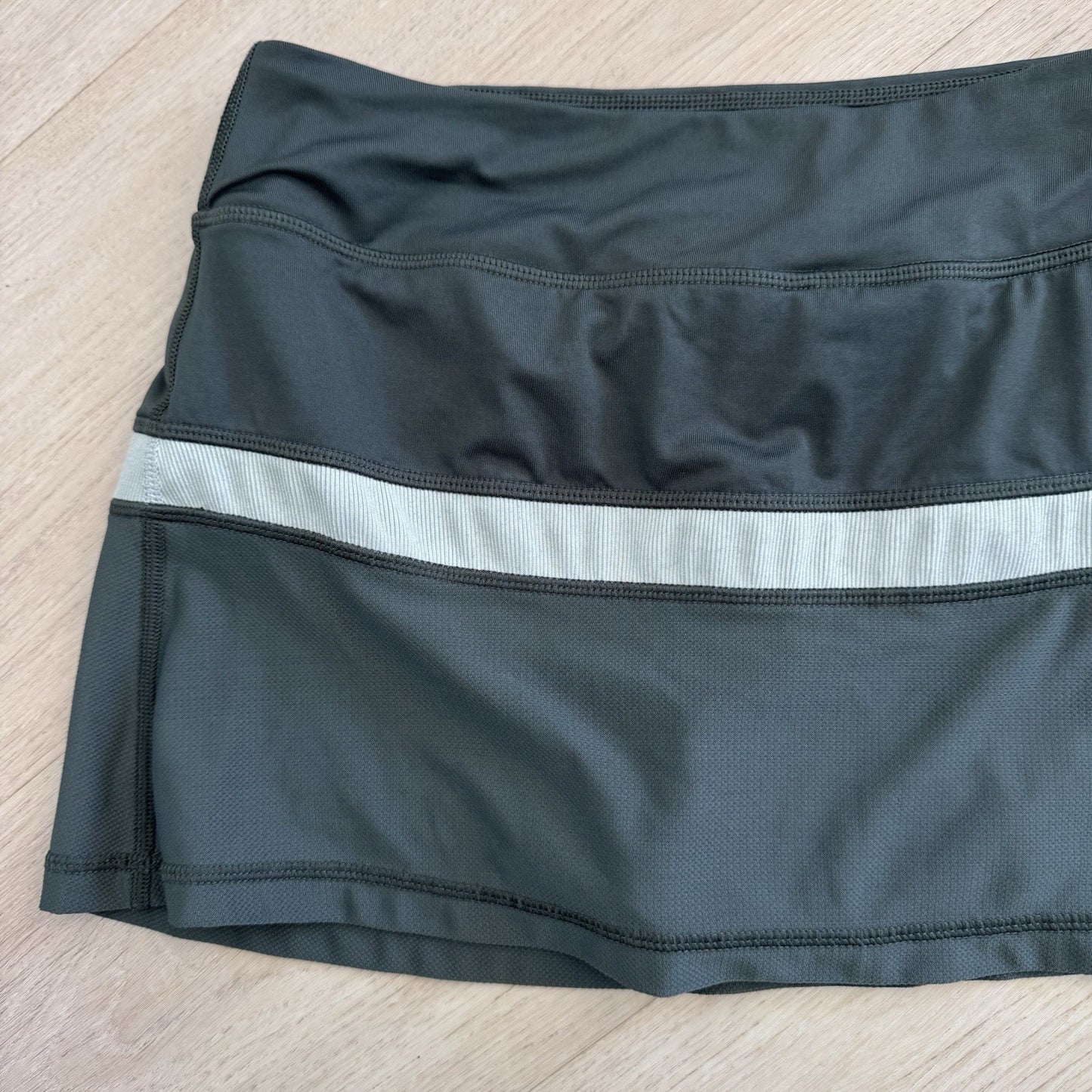 Nike Dri Fit Skort Women Small Gray Athletic Tennis Golf Skirt Built In Shorts