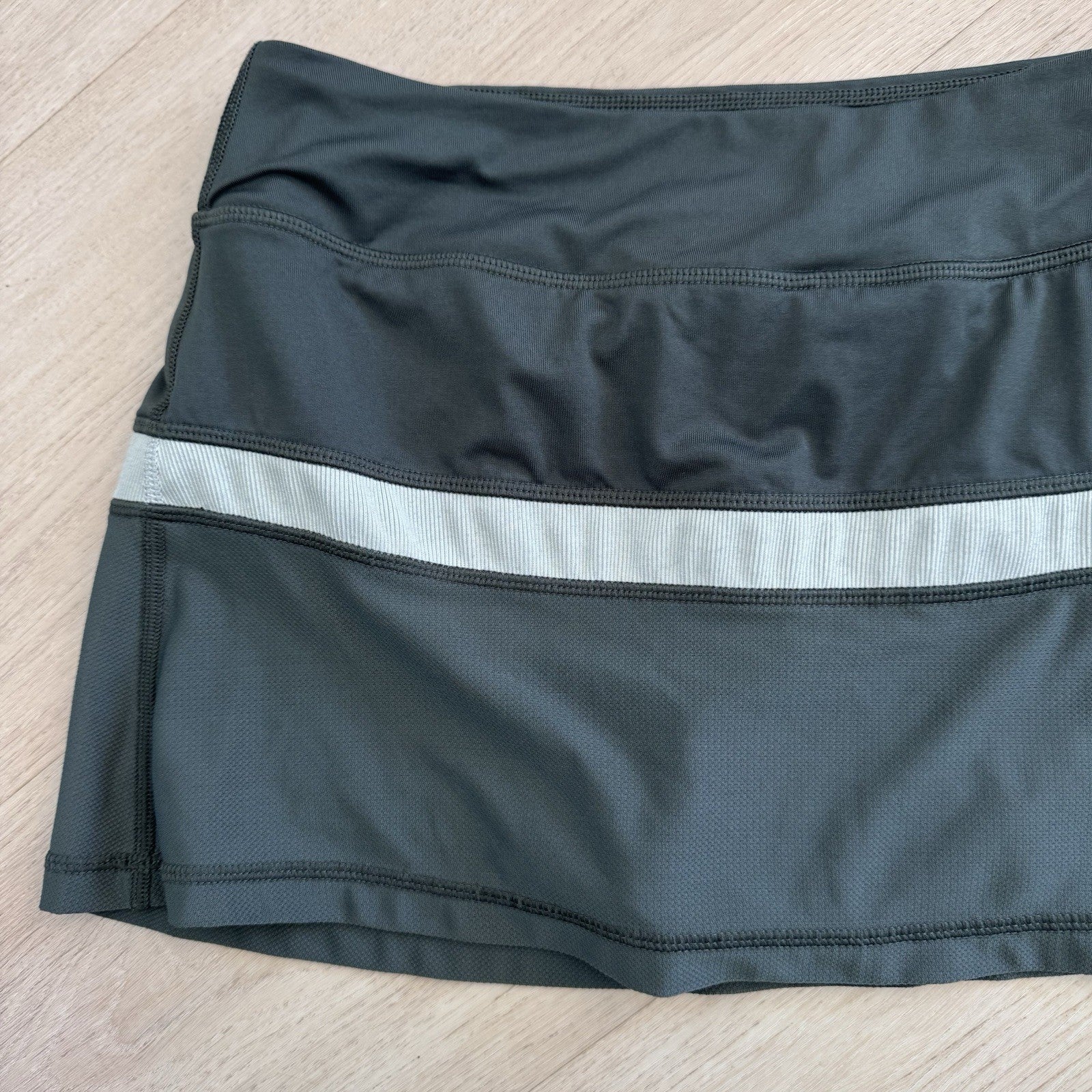 Nike Dri Fit Skort Women Small Gray Athletic Tennis Golf Skirt Built In Shorts