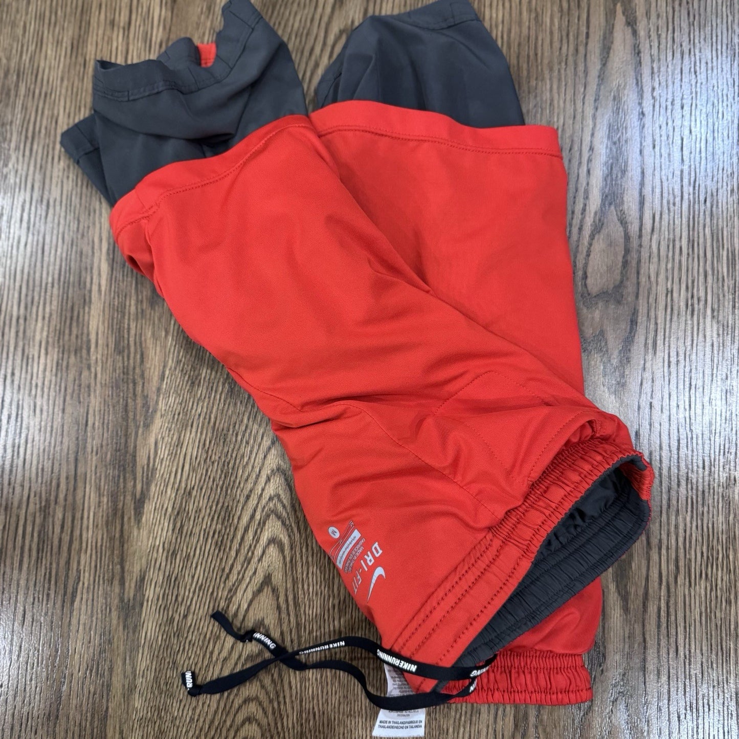 Nike Dri-FIT FAST Black Grid Athletic Shorts Men’s M Red Trim Zip Pocket