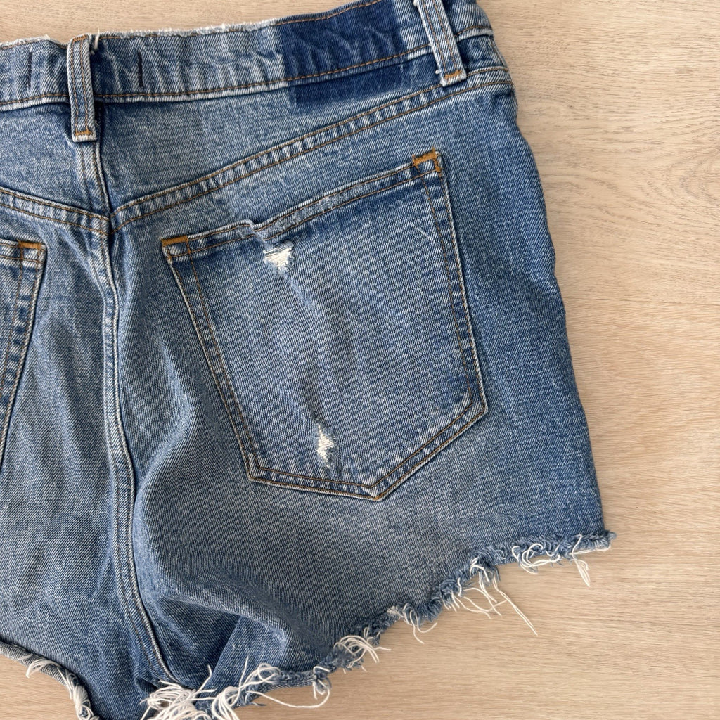 Abercrombie Women’s Mom Shorts High Rise Distressed Denim Cutoff 31/12