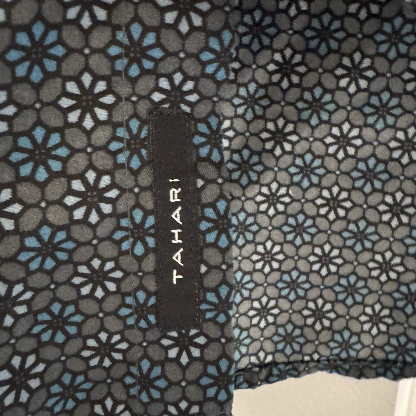 Tahari Men’s Slim Fit Button-Up Shirt M Geometric Blue Black Print India