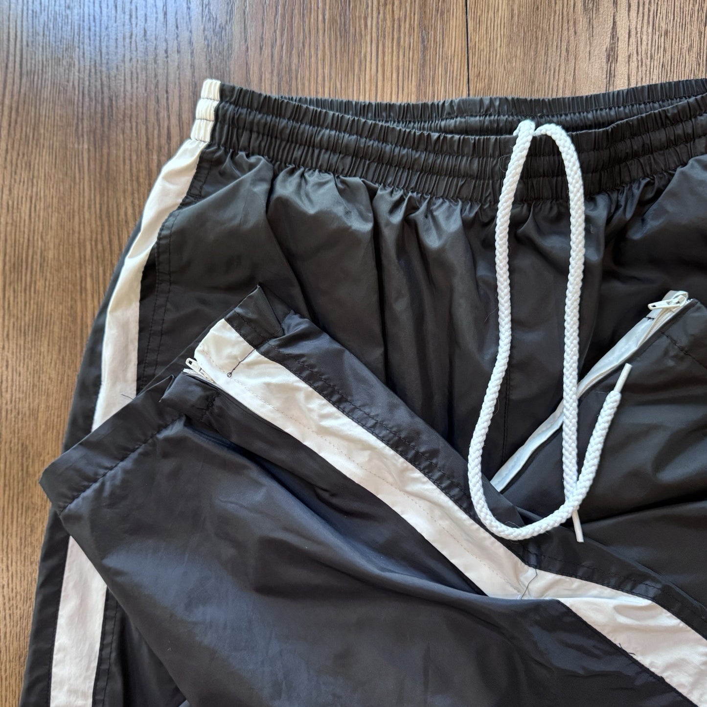 Vintage Wilson Windbreaker Tracksuit  L – Black Jacket & Pants, 90s VTG
