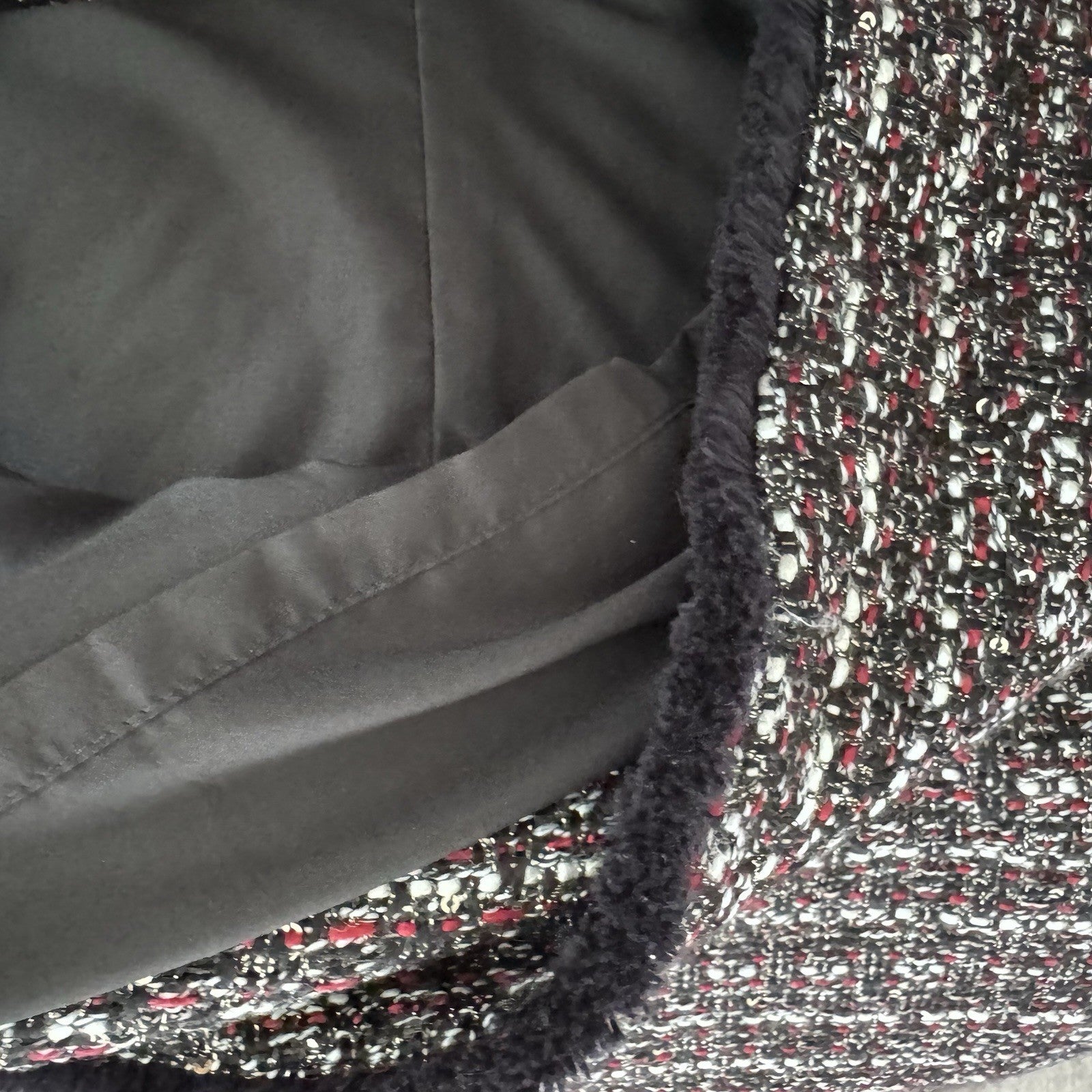 LOFT Tweed Pencil Skirt Size 4 Black Red White Fringe Trim Lined