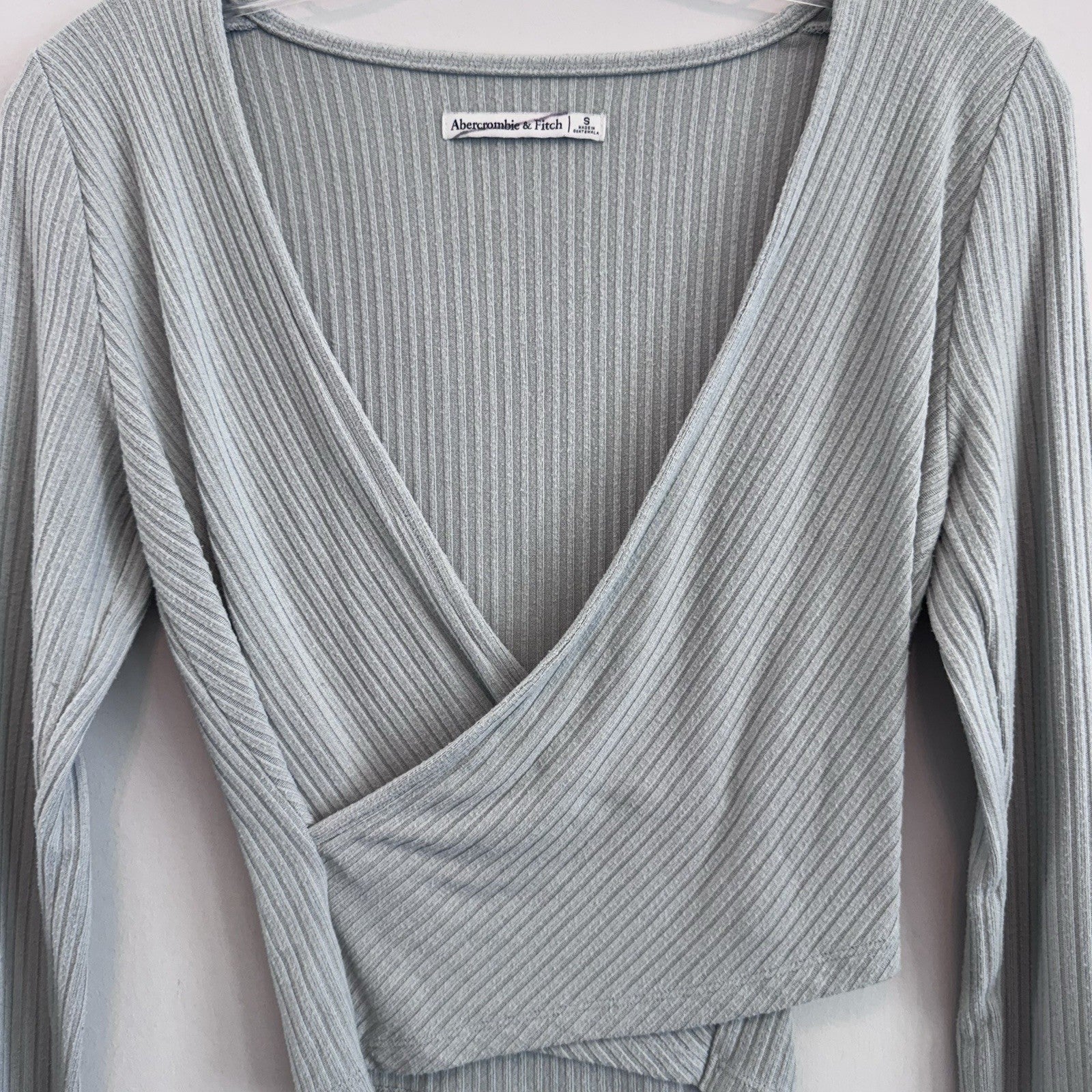 Abercrombie & Fitch Gray Ribbed Wrap Crop Top Long Sleeve Size S