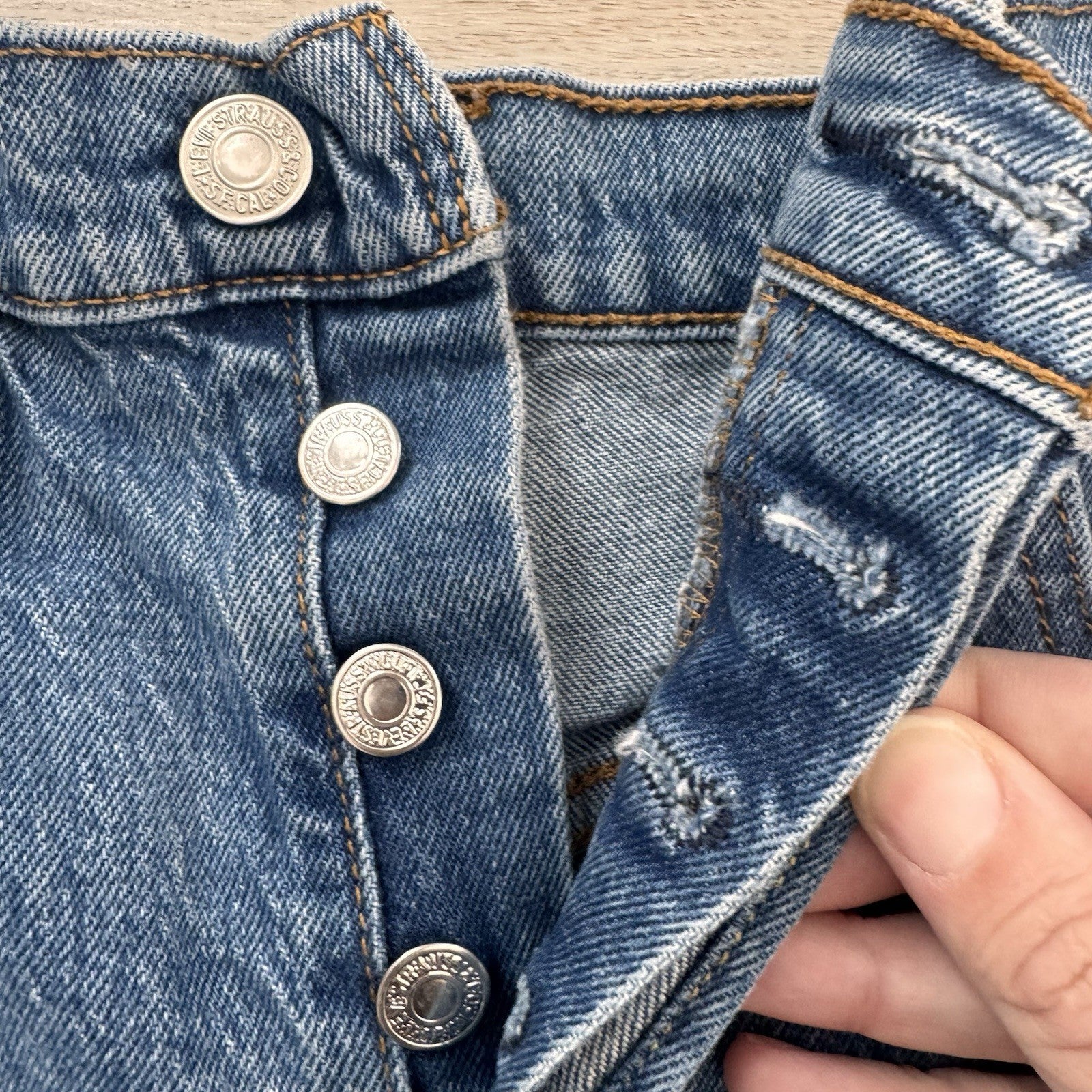 Levi’s Women’s 501 Cut Off Shorts W27 Button Fly Raw Hem Denim