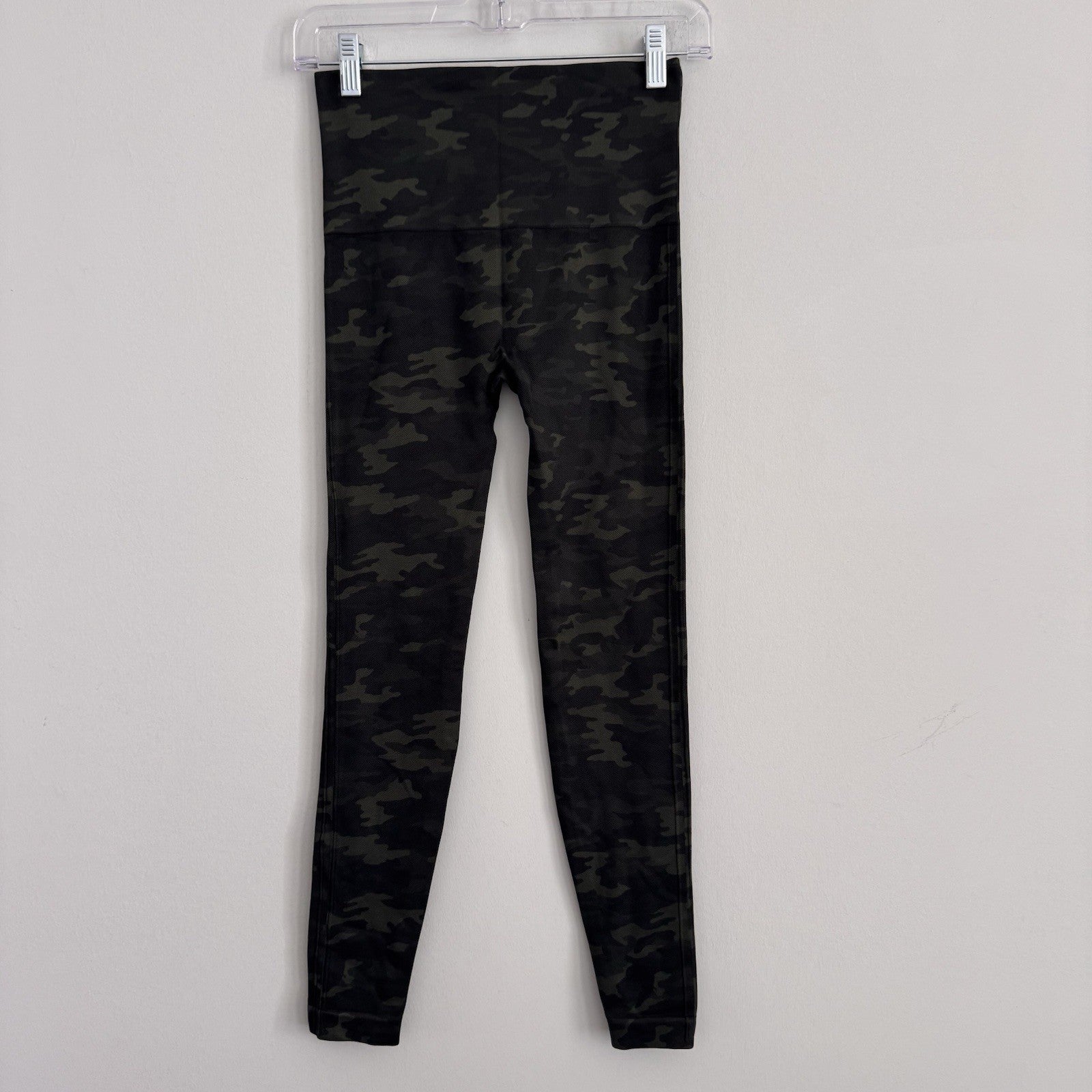 Lot of 4 Spanx Leggings Medium Faux Leather Camo Snakeskin Twill Jeggings M
