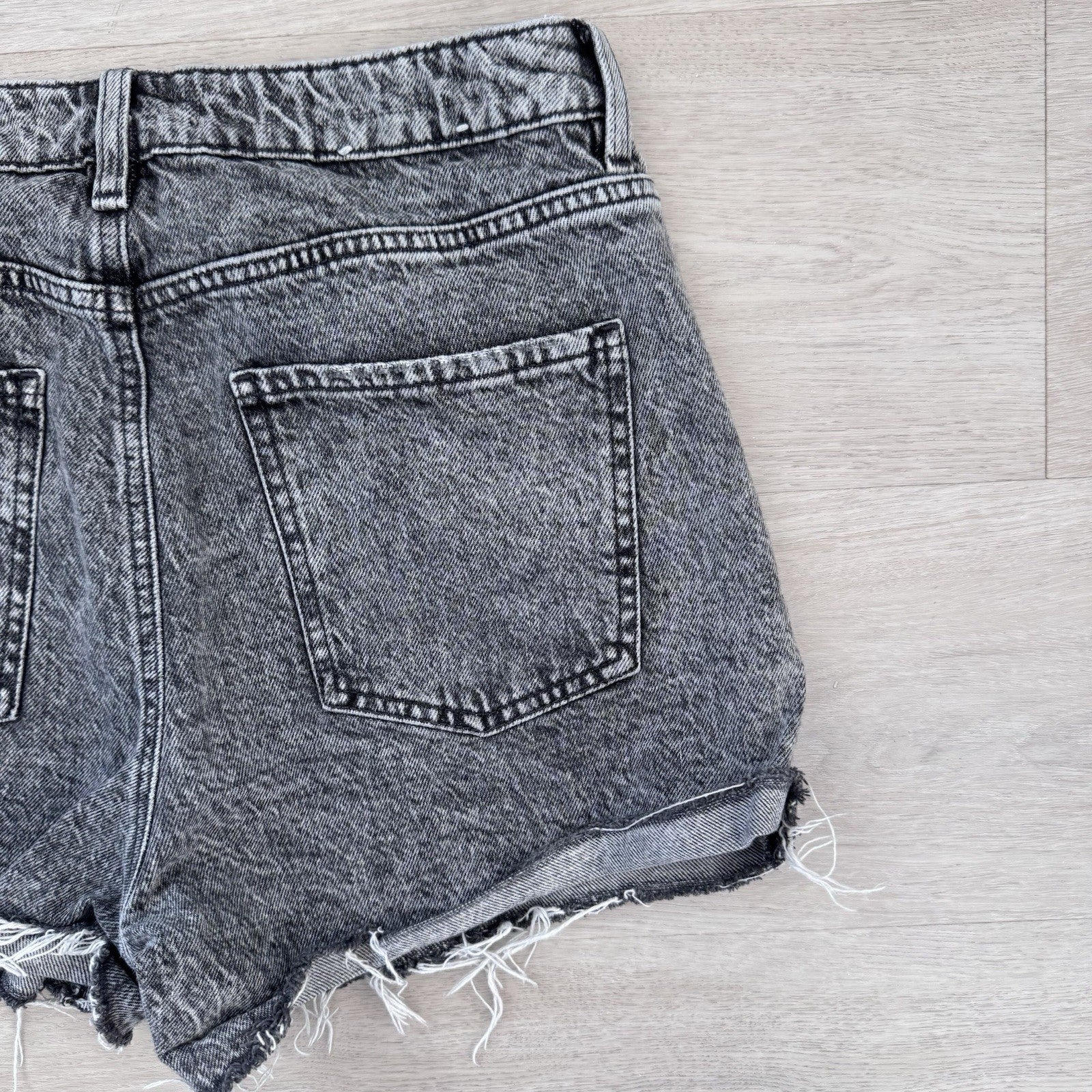 Garage Women’s Denim Y2K Mom Shorts 28 Black Acid Wash Frayed