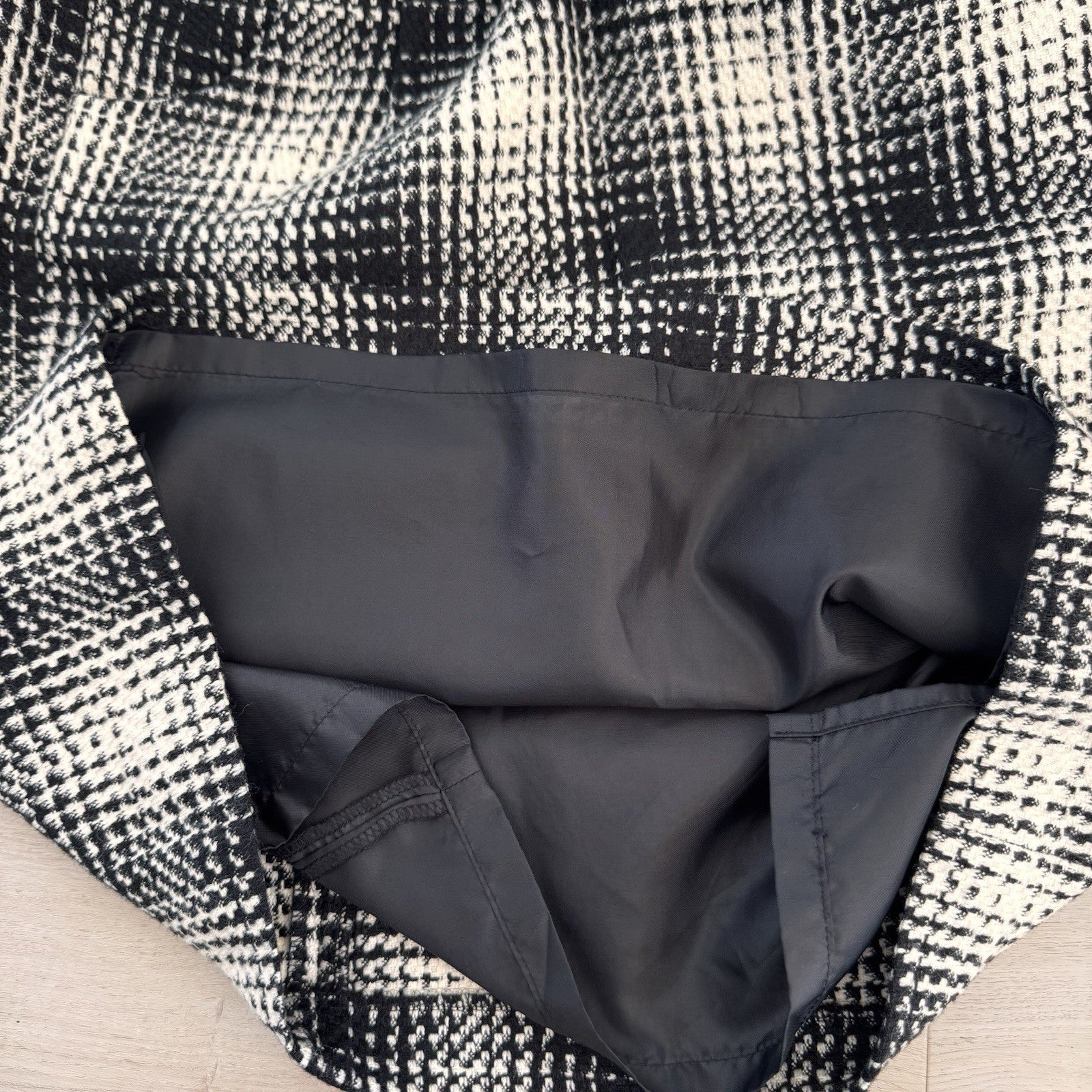 Ann Taylor Women’s  Black White Plaid Skirt Sz 4 Lined Pencil Career