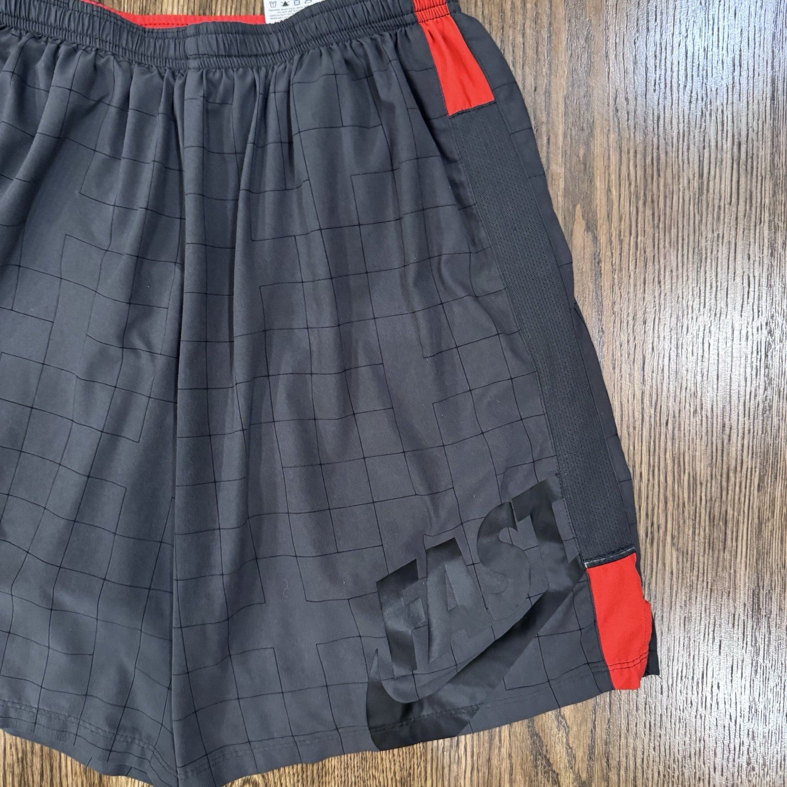 Nike Dri-FIT FAST Black Grid Athletic Shorts Men’s M Red Trim Zip Pocket