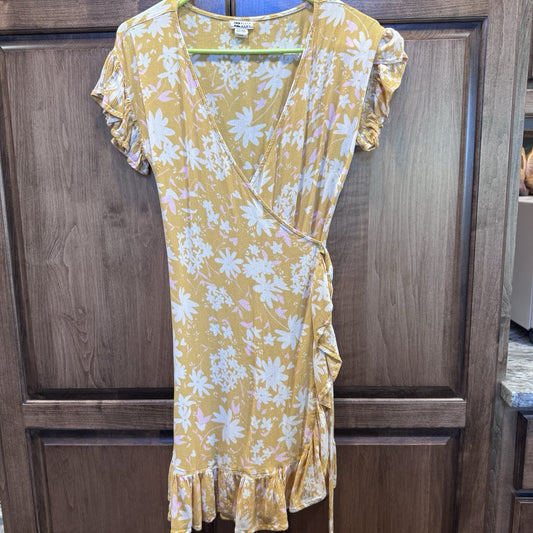 BILLABONG Wrap & Roll Mini Dress Sz S Yellow Floral VNeck Flutter Sleeve Ruffle