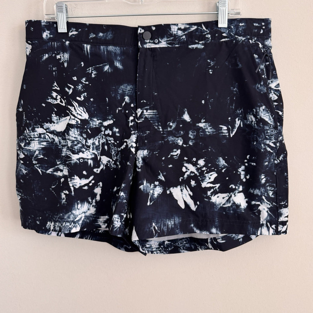 VRST Men's 5" Resort Short Indigo Craft Print Large NWT Slim Fit Lined Hybrid