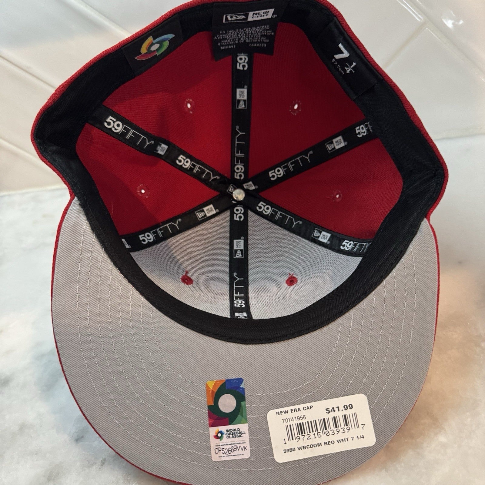 Republica Dominicana New Era 59Fifty Fitted Hat Size 7 1/4 Authentic NWT Red DR