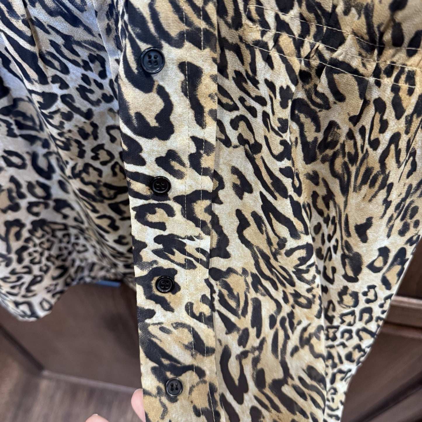 BCBGMAXAZRIA Leopard Print Blouse Short Sleeve Button Down Top Sz S