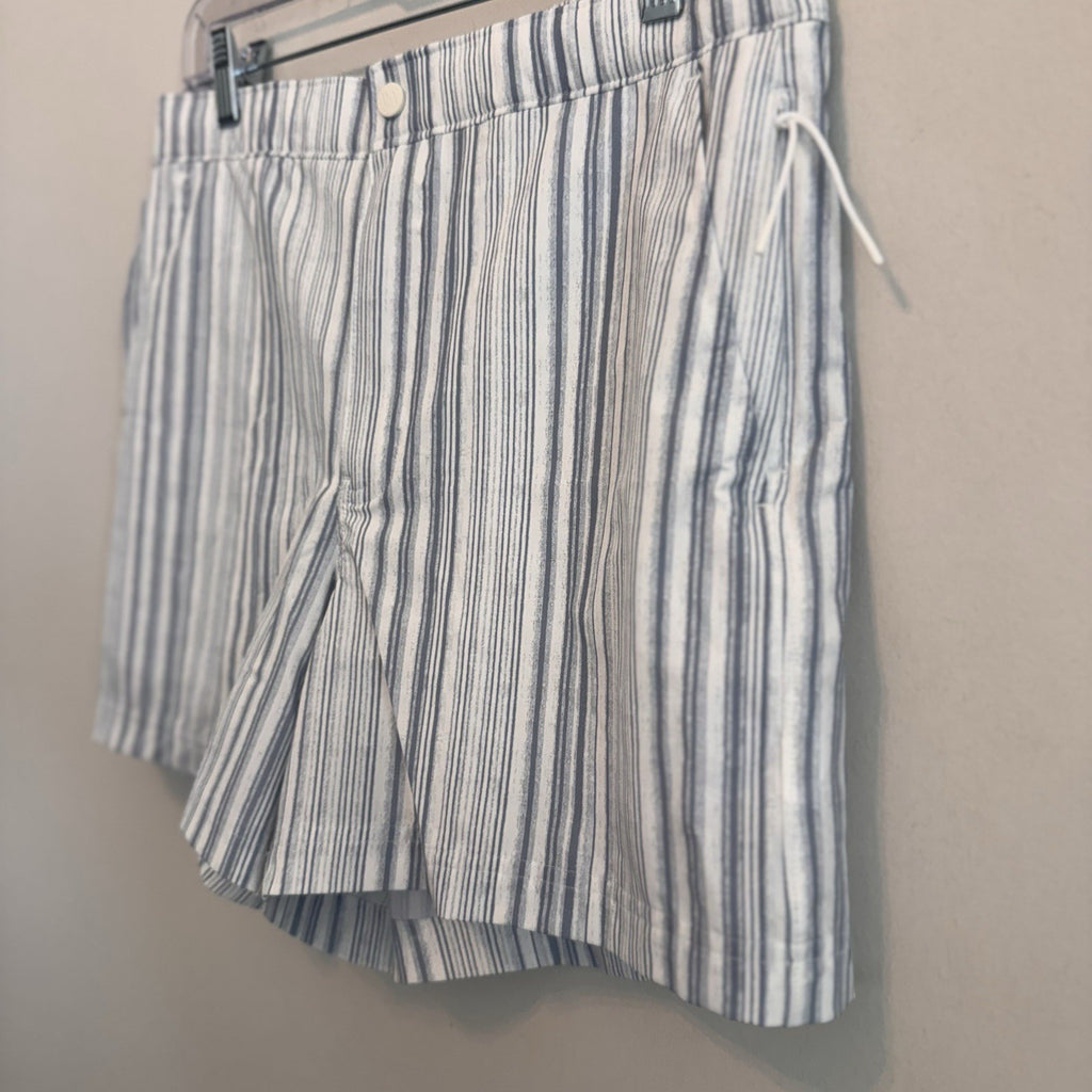 VRST Men’s 5” Resort Short Muted Denim Calm Stripe Medium NWT Quick Dry UPF 50+