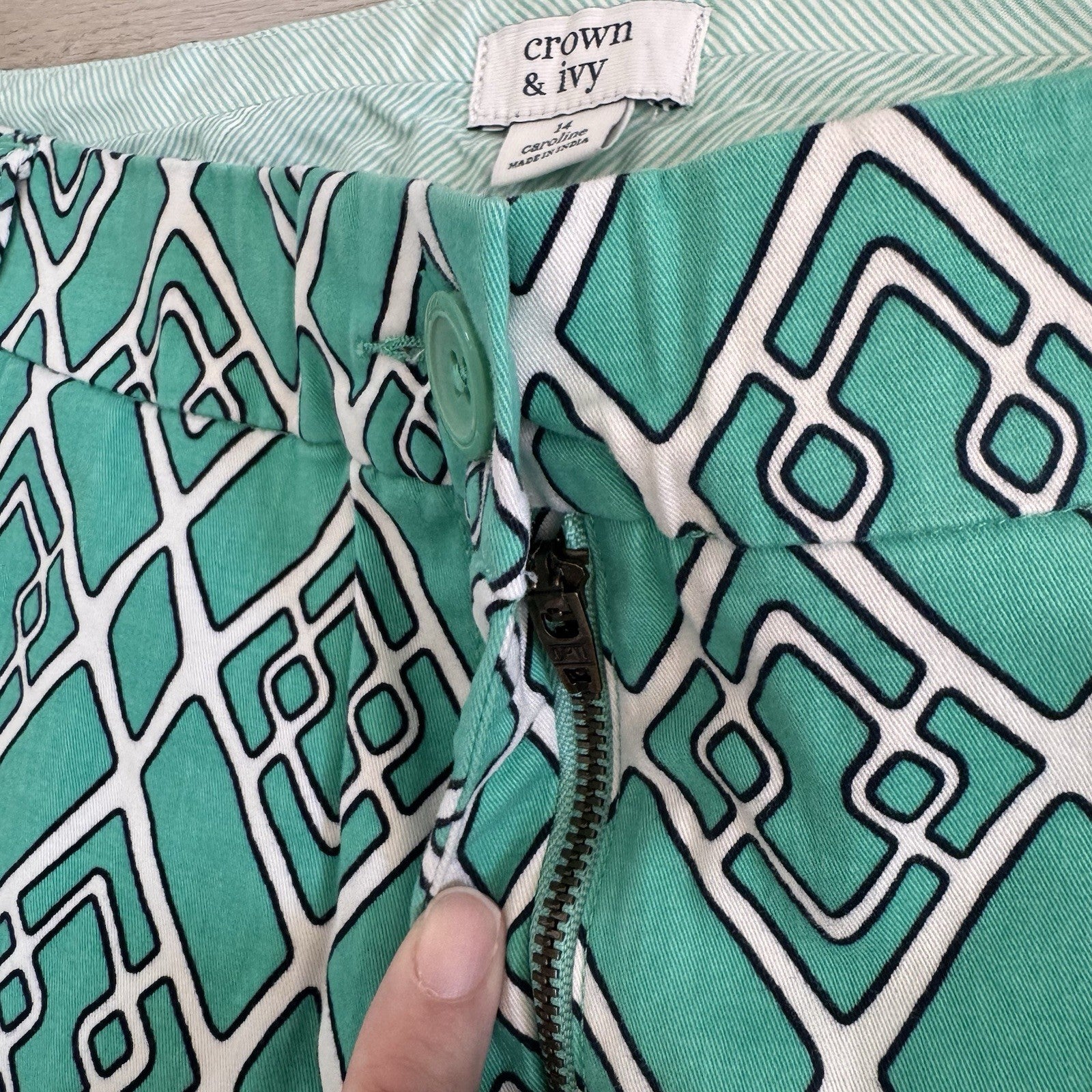 Crown & Ivy Shorts Lot Of 2  Size 14 Geometric & Medallion Print Cotton