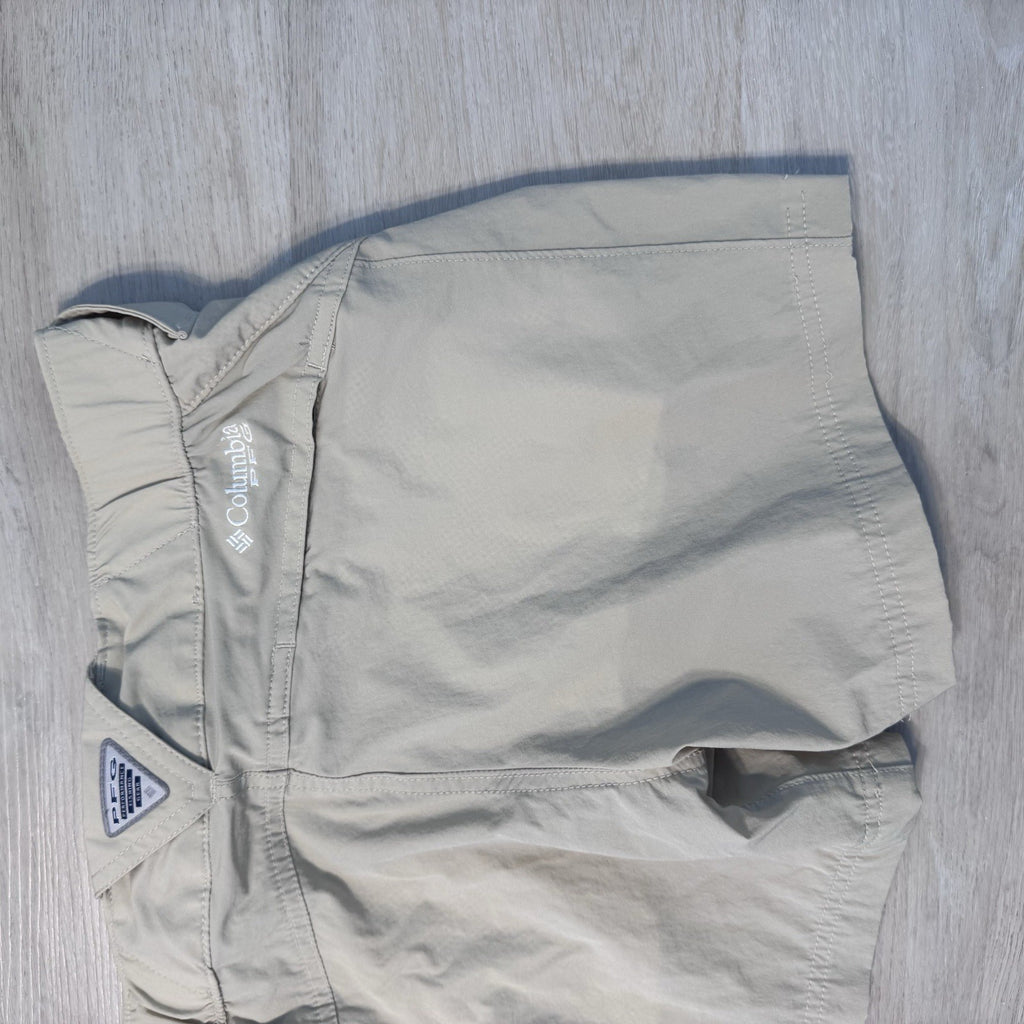 Columbia PFG Women’s Khaki Fishing Shorts Size 2 Omni-Shade UPF 50 Vented