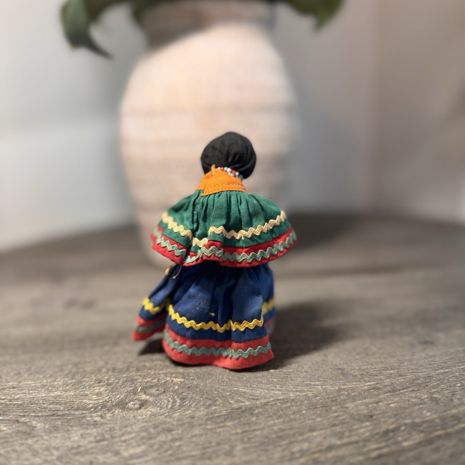 Vintage Seminole Native American Indian doll made of palmetto Husk Florida 5”
