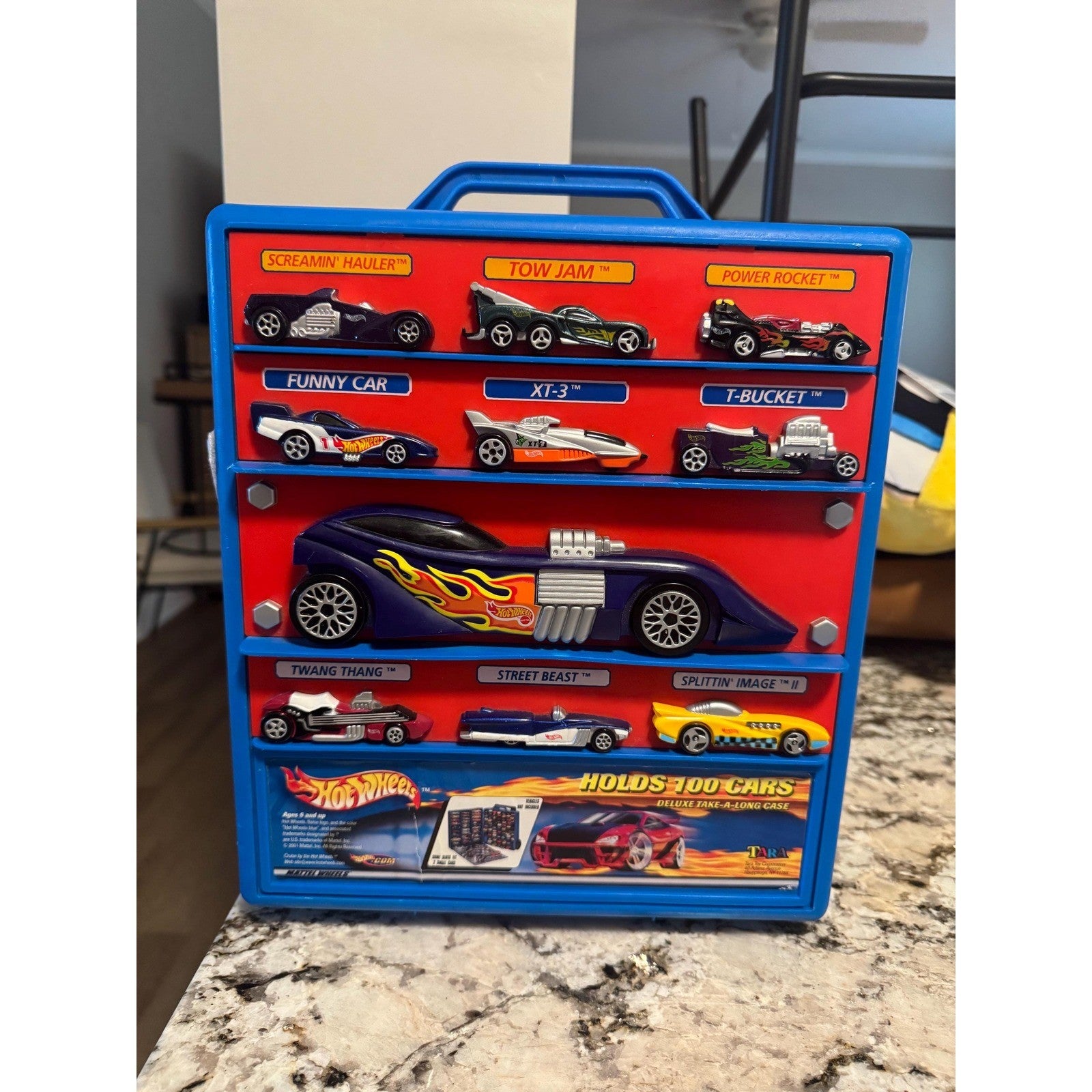 Vintage Hot Wheels 3-D Tara Deluxe Rolling Take Along Case Holds 100 Cars