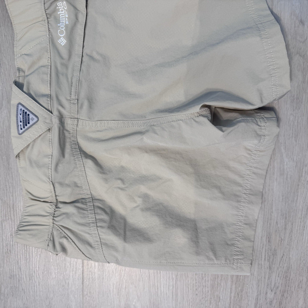 Columbia PFG Women’s Khaki Fishing Shorts Size 2 Omni-Shade UPF 50 Vented