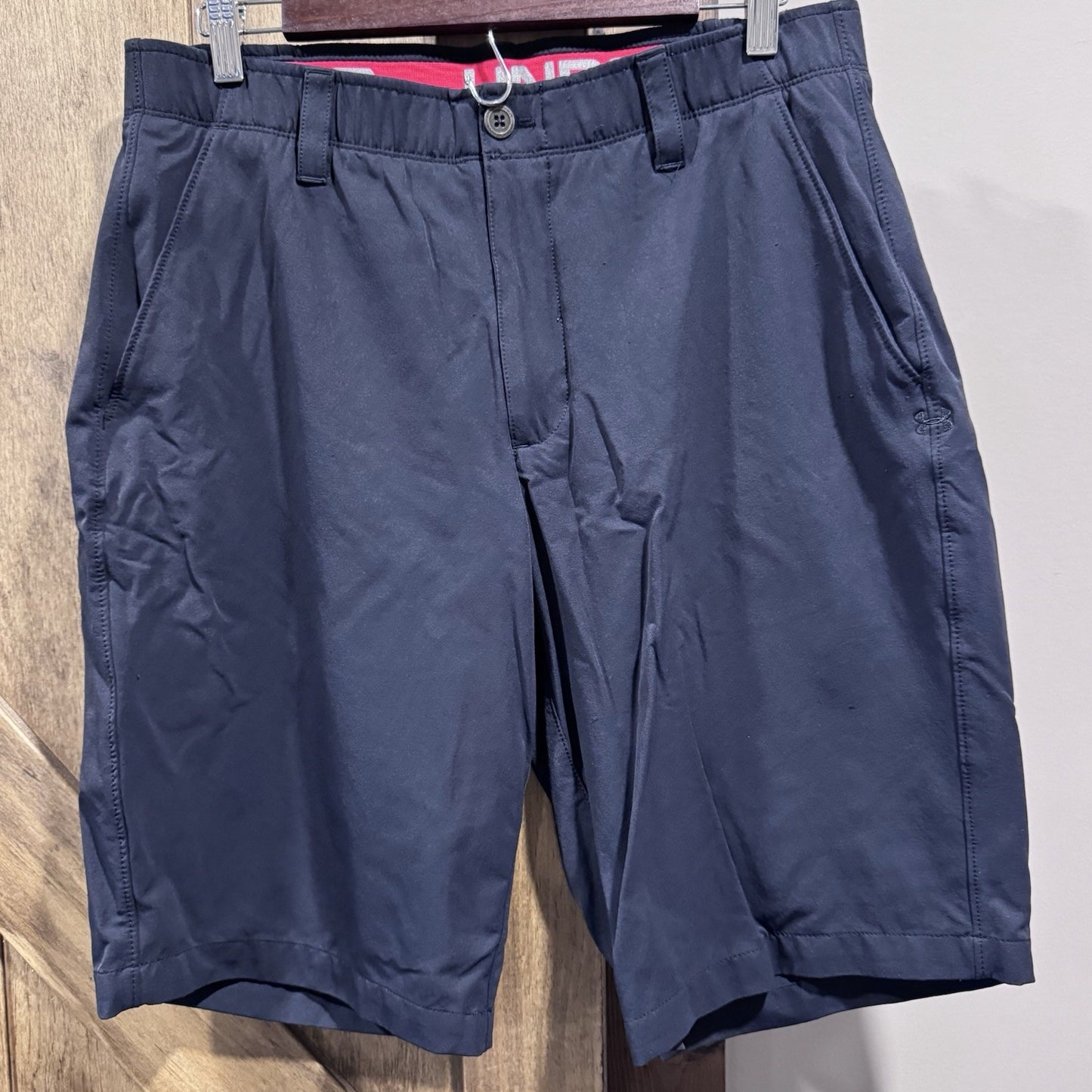 Under Armour HeatGear Loose Fit Navy Golf Shorts Men’s Size 34 Style 1272862