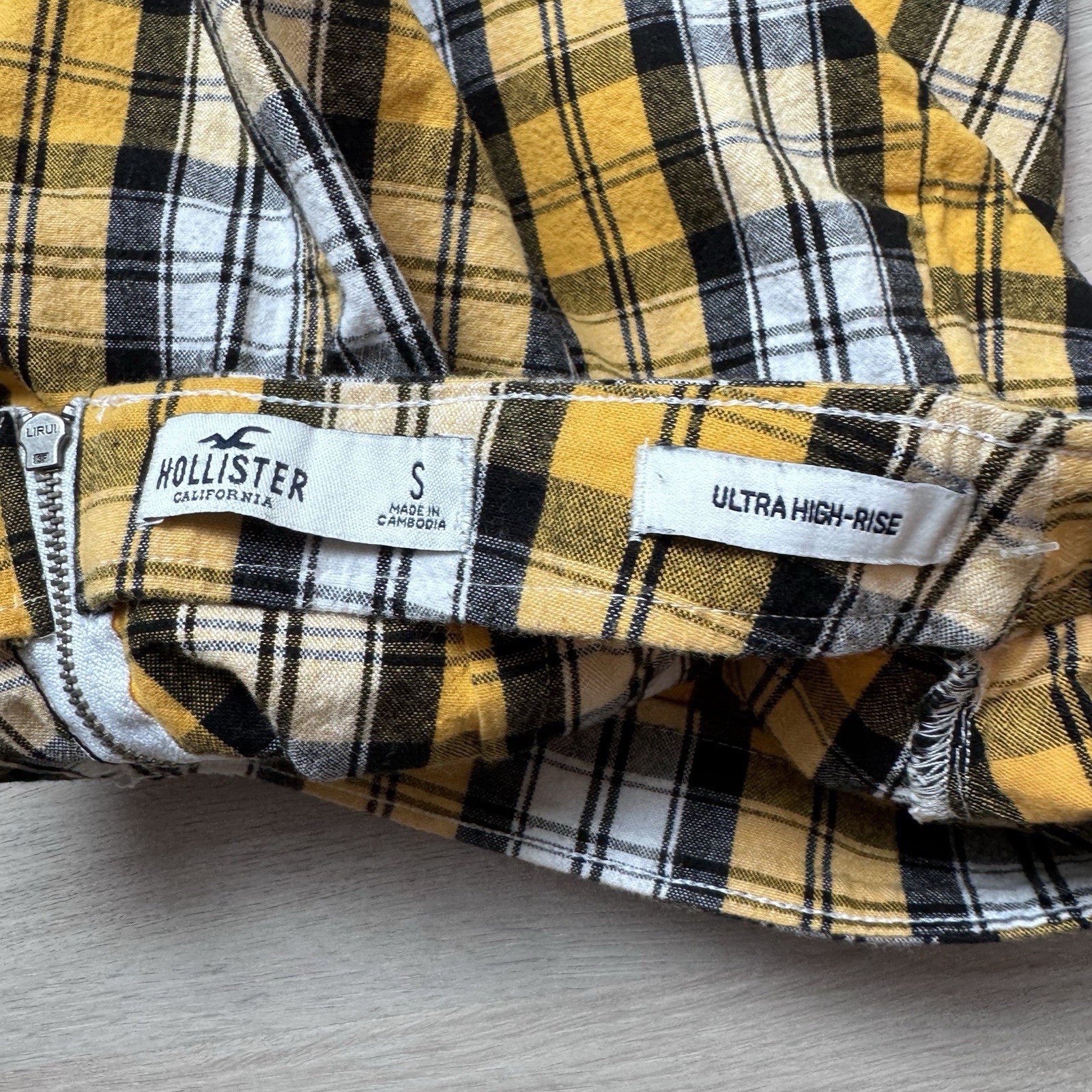 Hollister Ultra High Rise Plaid Mini Skirt Yellow Black White Size S