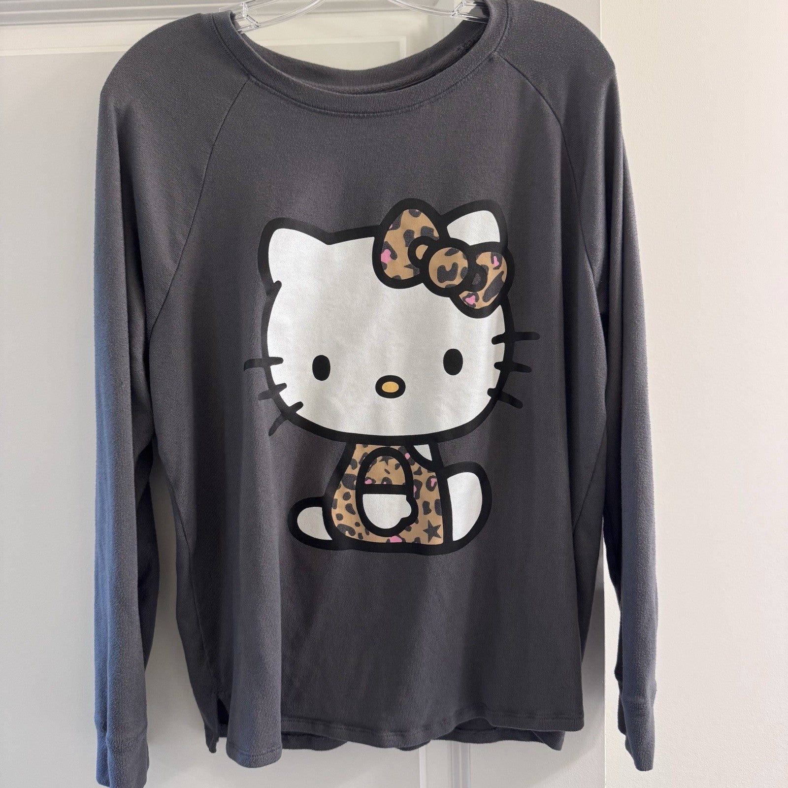 Hello Kitty Sanrio Womens L Leopard Bow Lounge Top Gray Sleepwear 2023 Cute
