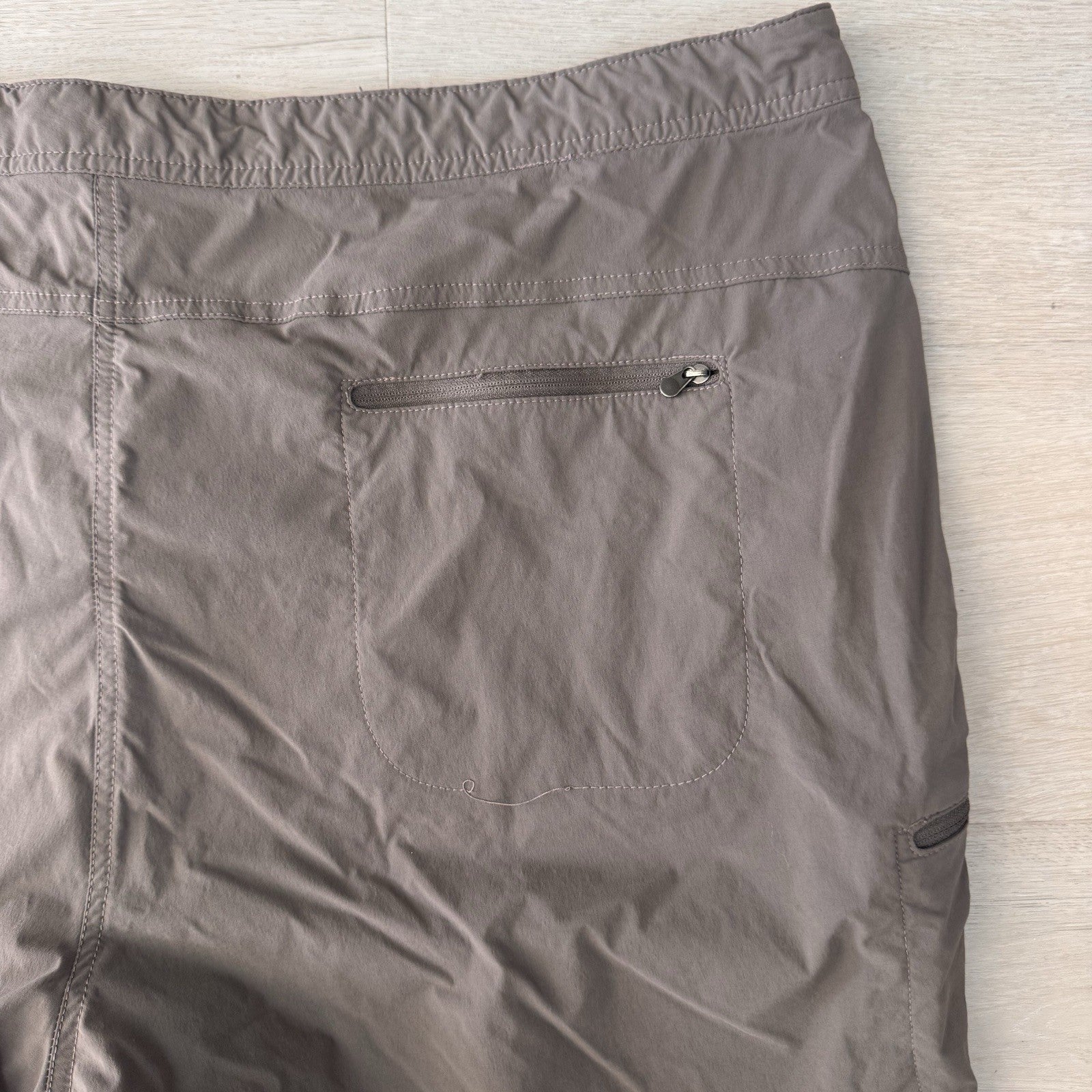 L.L. Bean Vista Camp Shorts Women’s 24W Plus Brown Cargo Hiking Outdoor 24