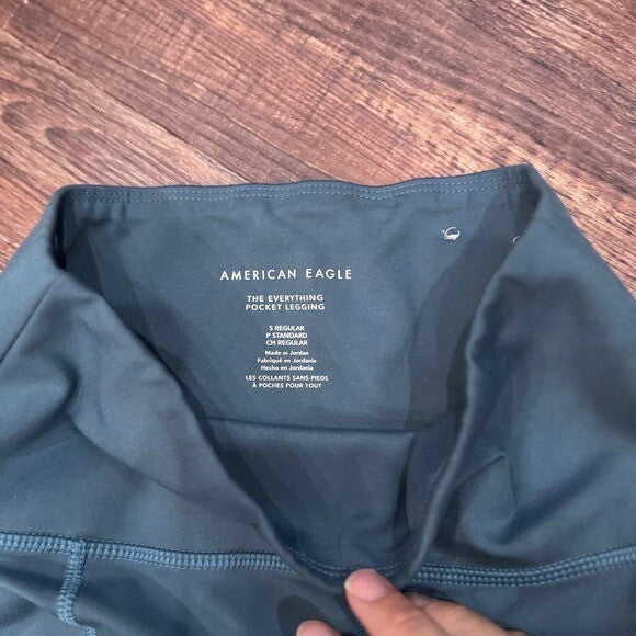 Blue American Eagle size small regular the everything pocket leggings