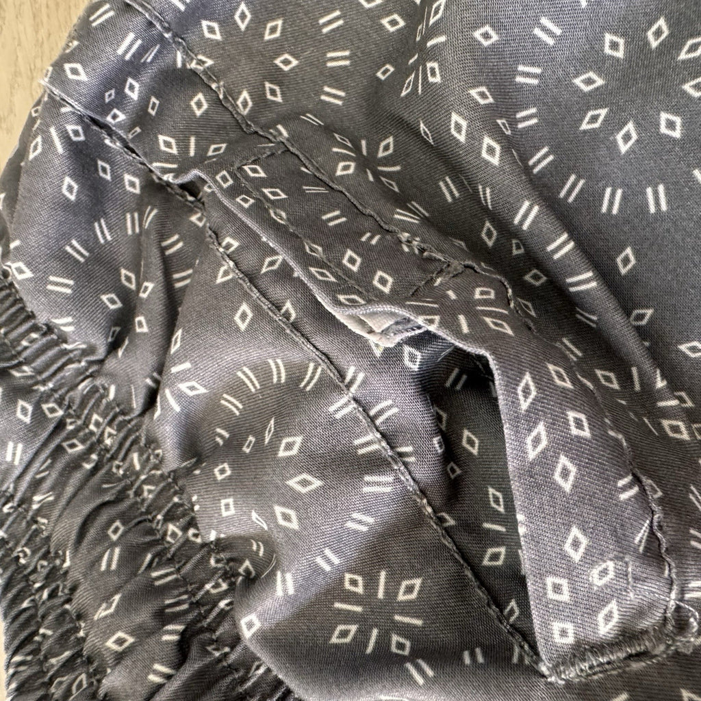 Spicy Tuna Men’s Large Gray Geometric Mandala Print Lined Swim Trunks L