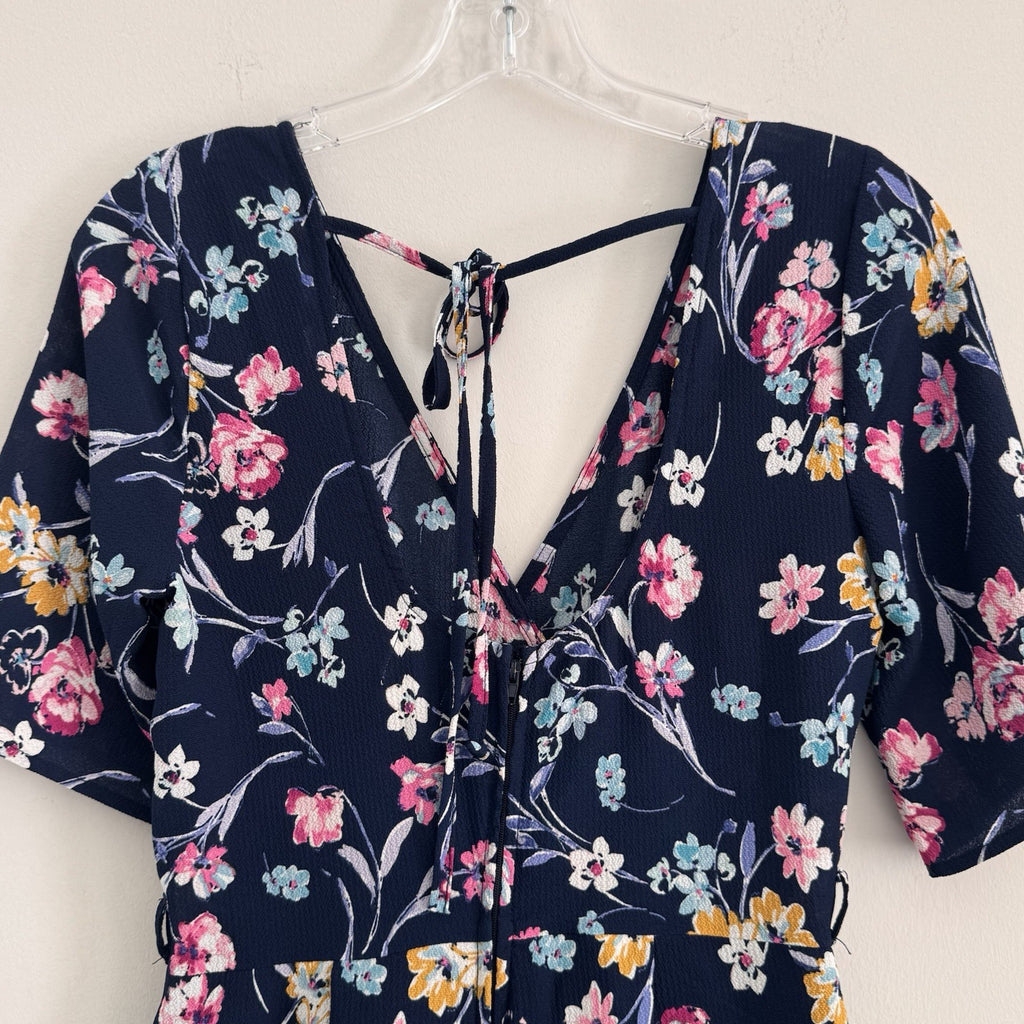 Francesca Blue Rain Floral Romper Women's Size XS Navy Blue V-Neck Boho Tie