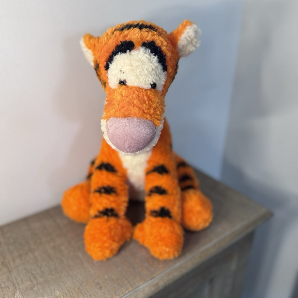 TIGGER PLUSH Walt Disney Theme Park Winnie the Pooh Disneyland Walt Disney World