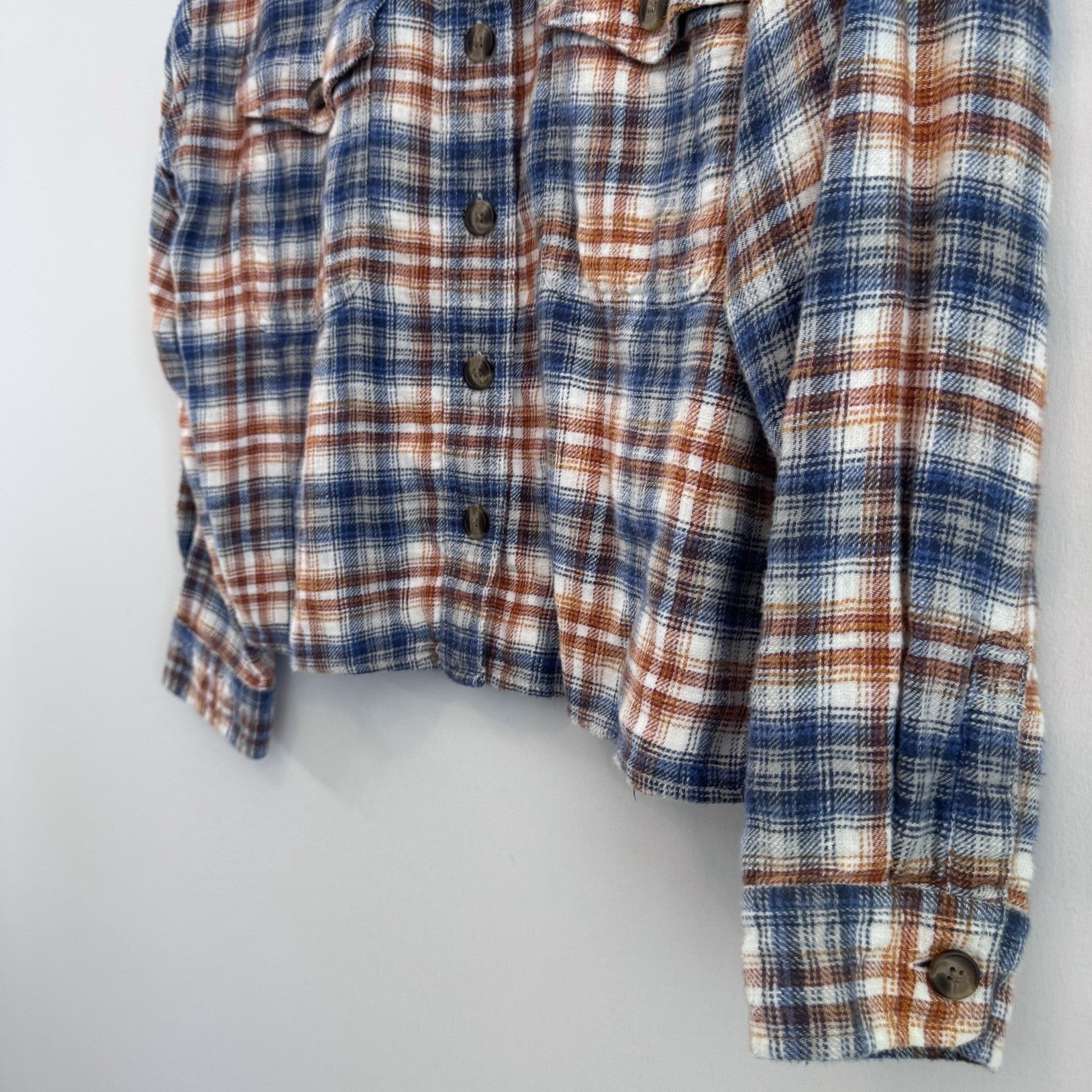American Eagle Flannel Shirt Womens M Blue Brown Plaid Shacket Crop