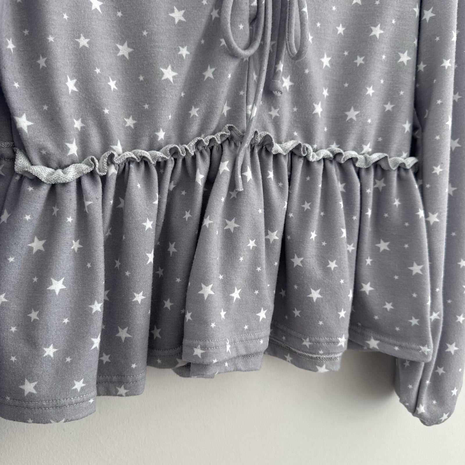 Altar'd State Womens BOHO Star Print Peplum Top Small Gray Tie Neck Puff Sleeve